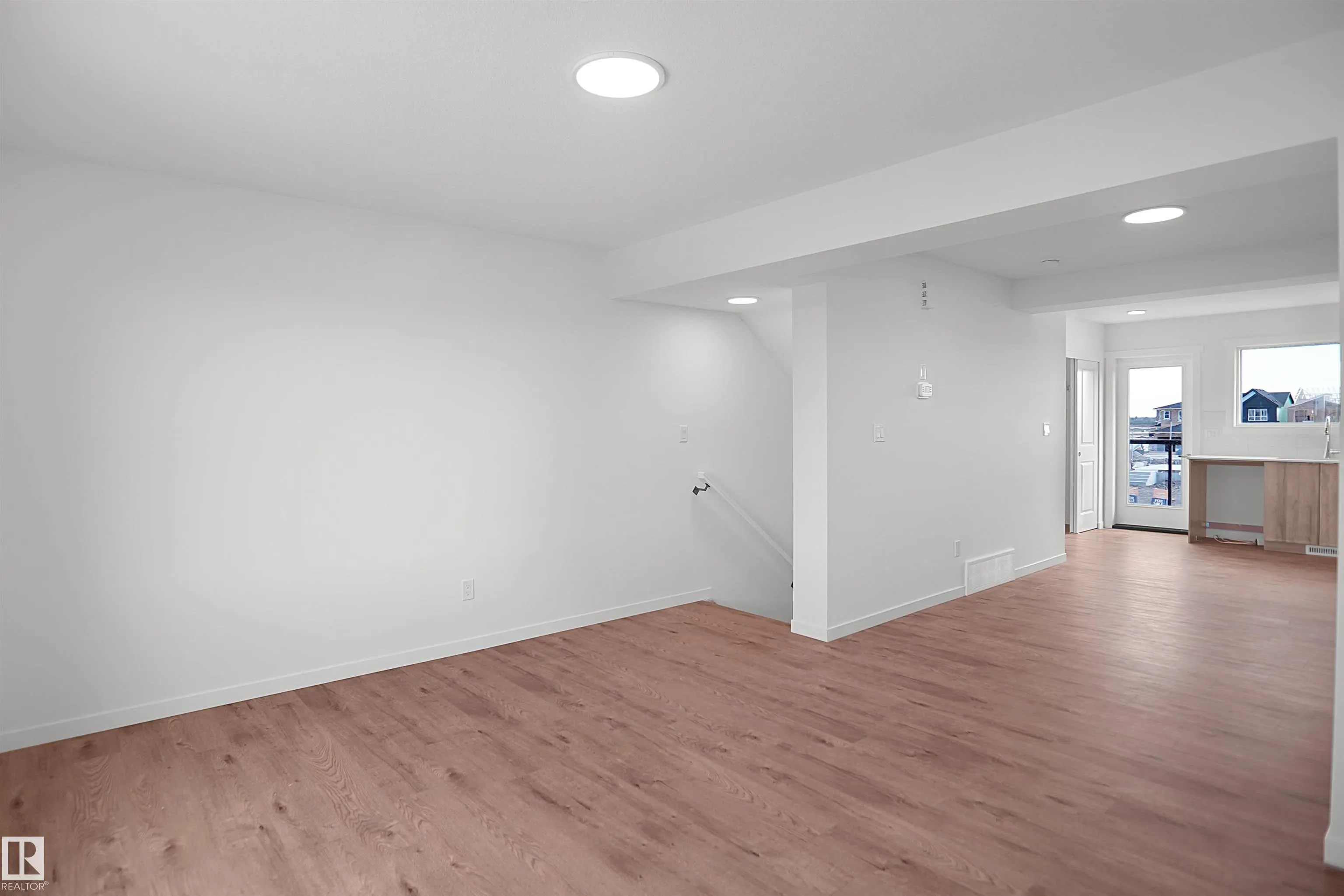 5172 River's Edge Way