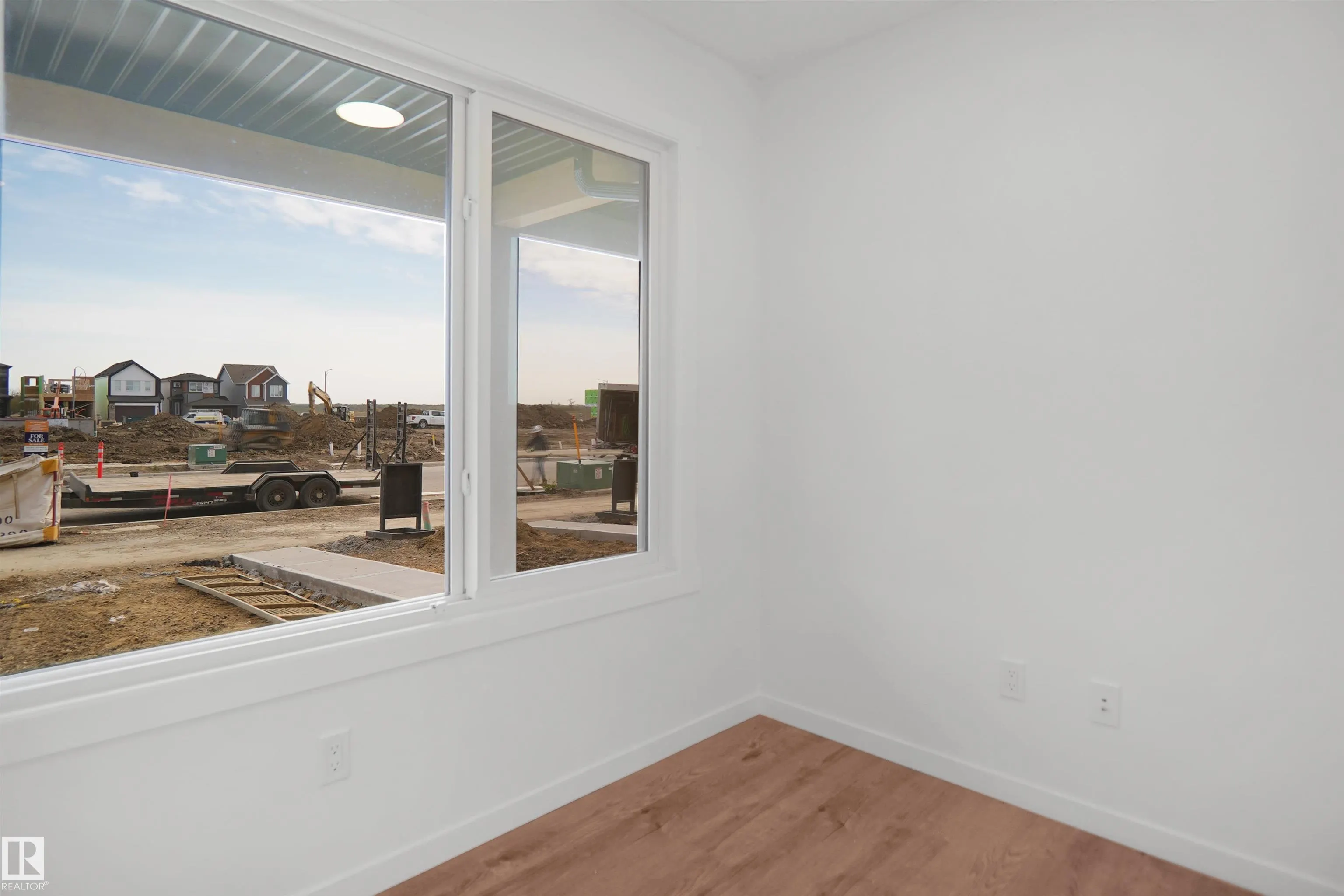 5172 River's Edge Way