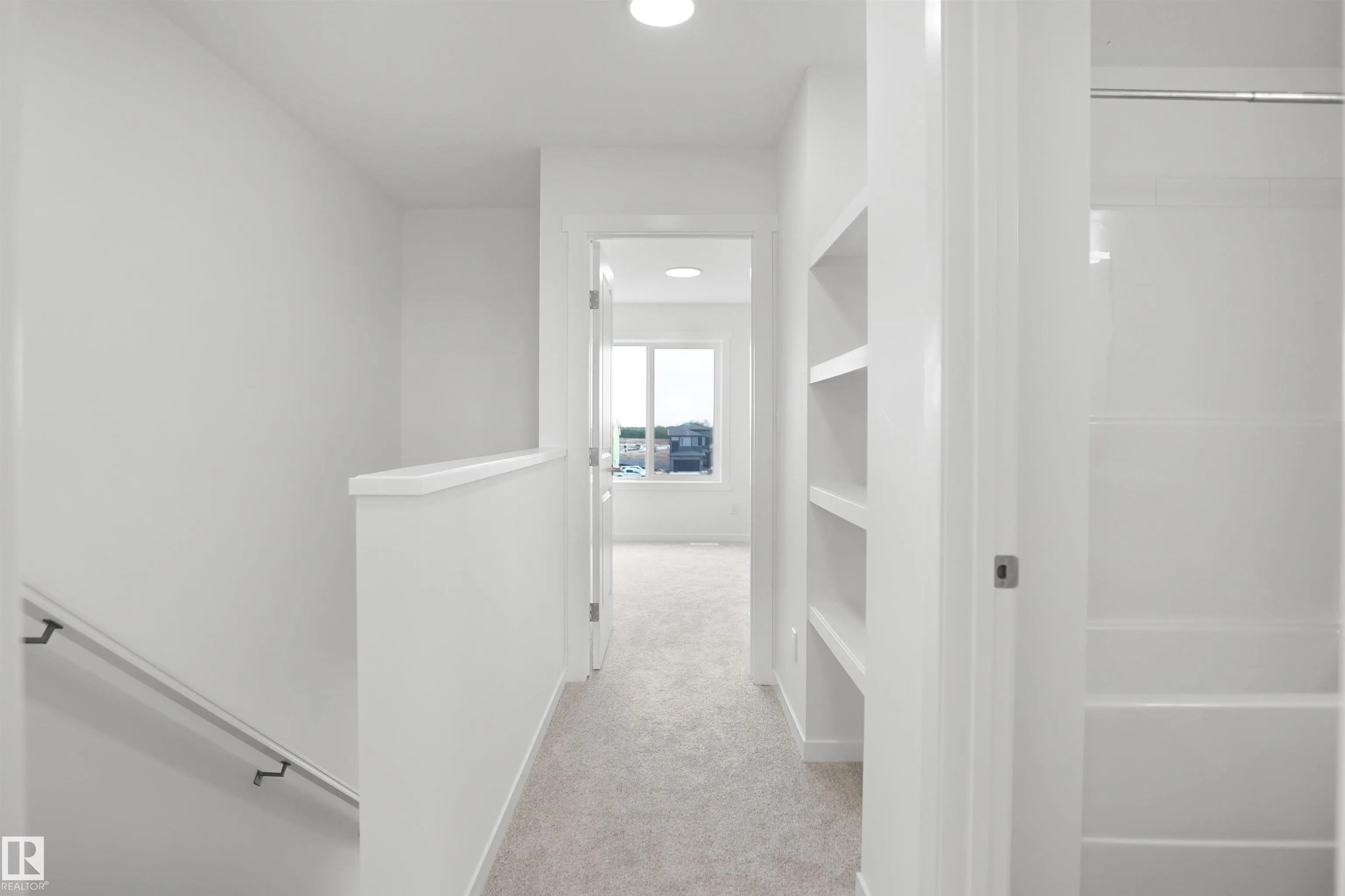 5172 River's Edge Way