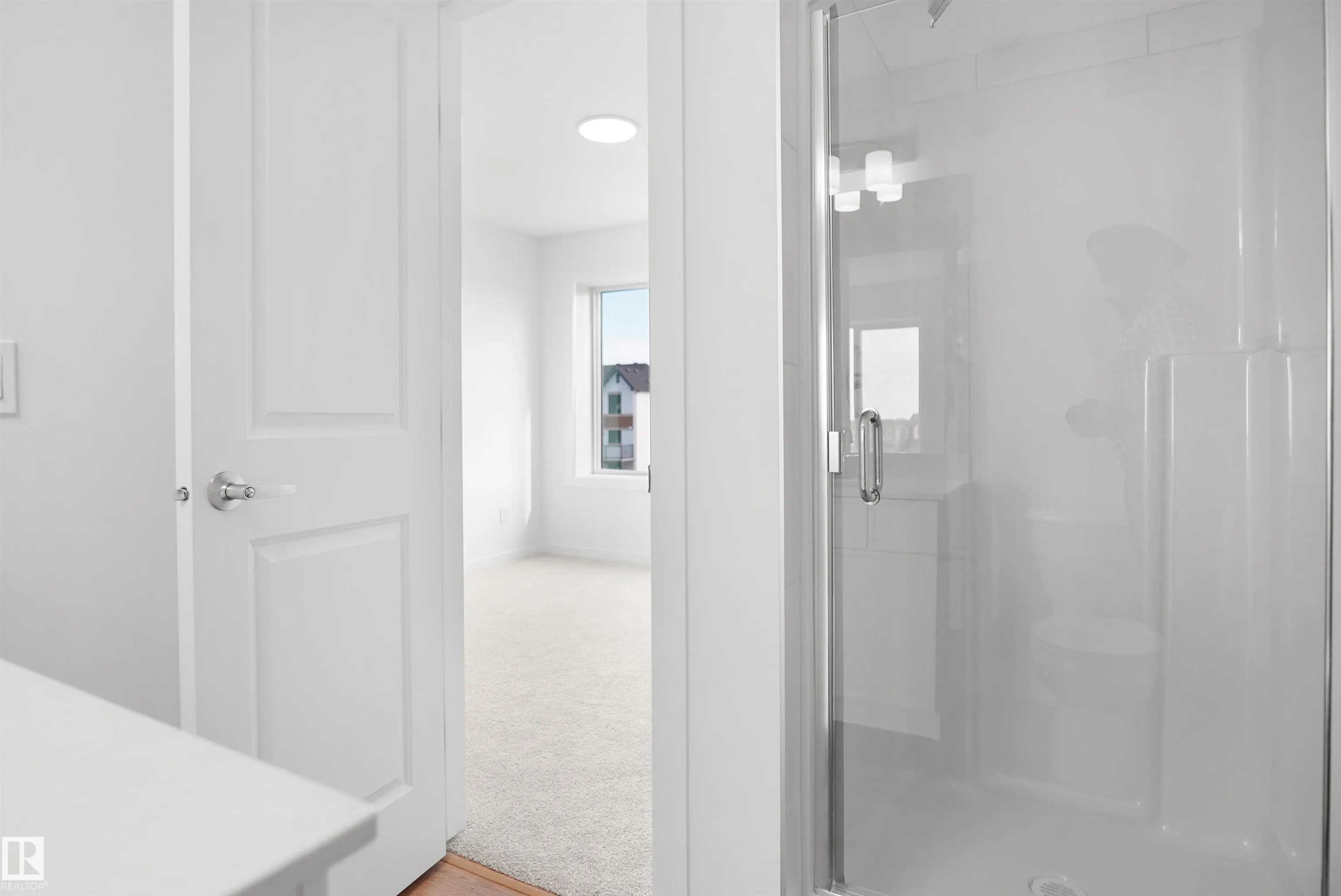 5172 River's Edge Way