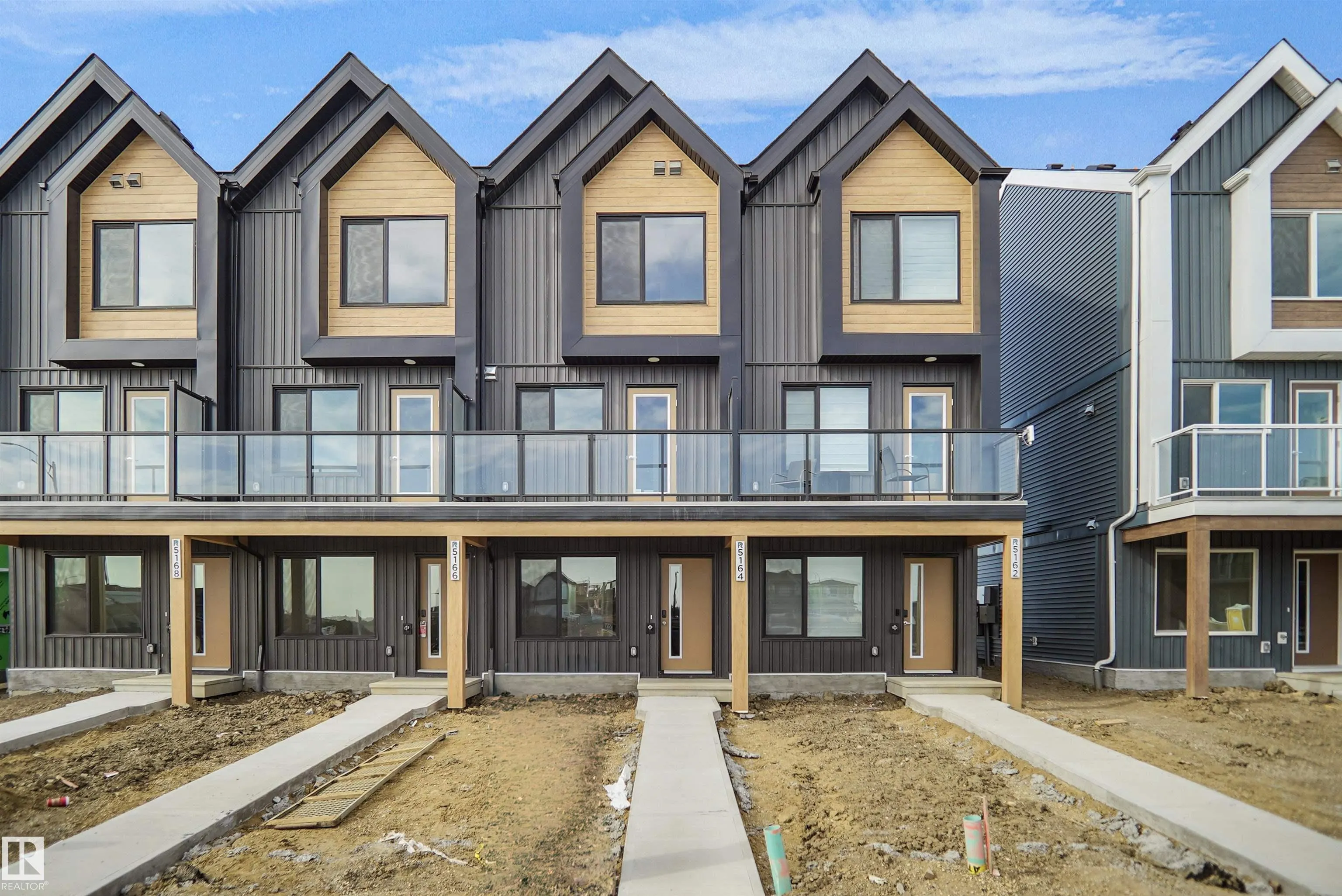 5172 River's Edge Way