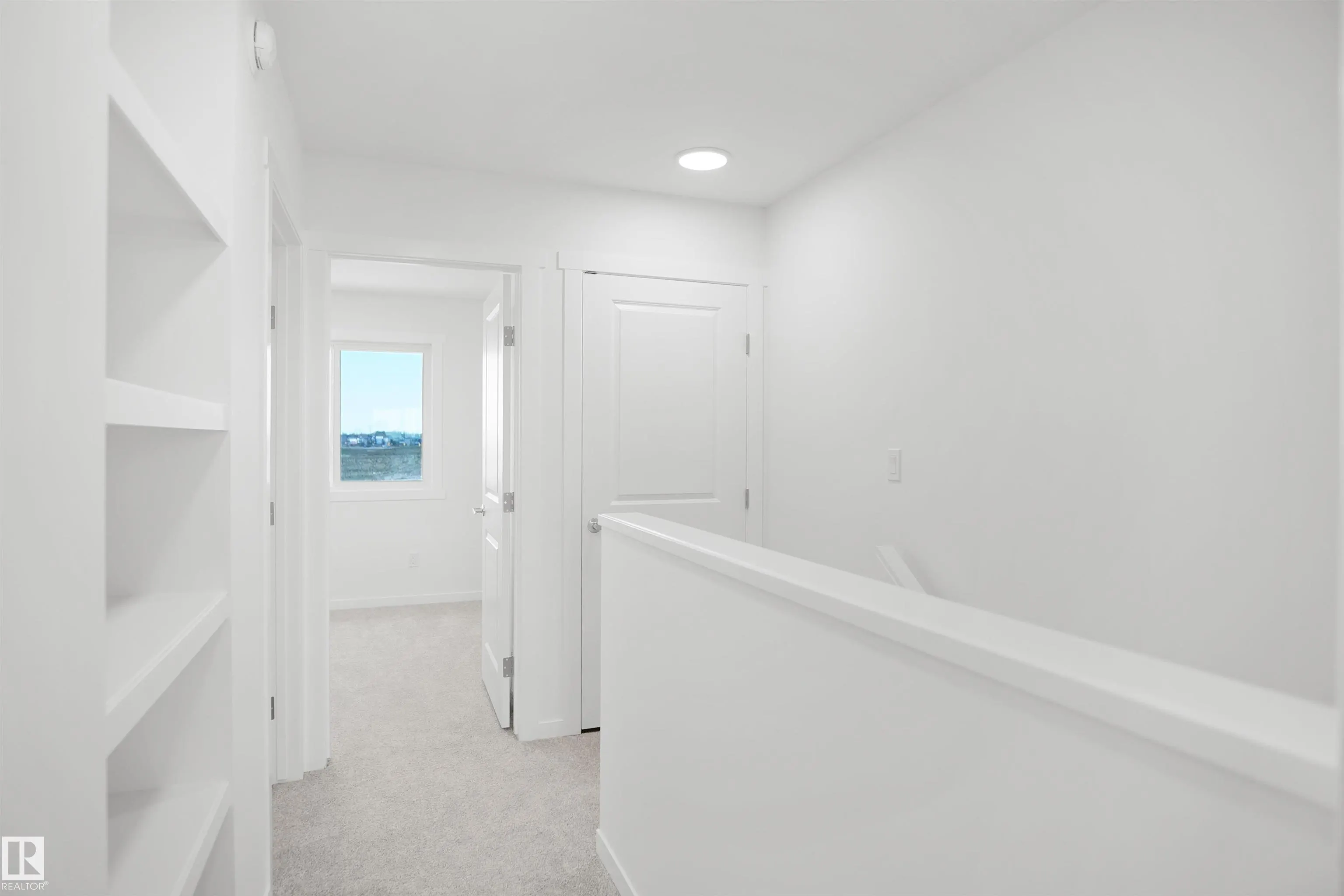 5172 River's Edge Way