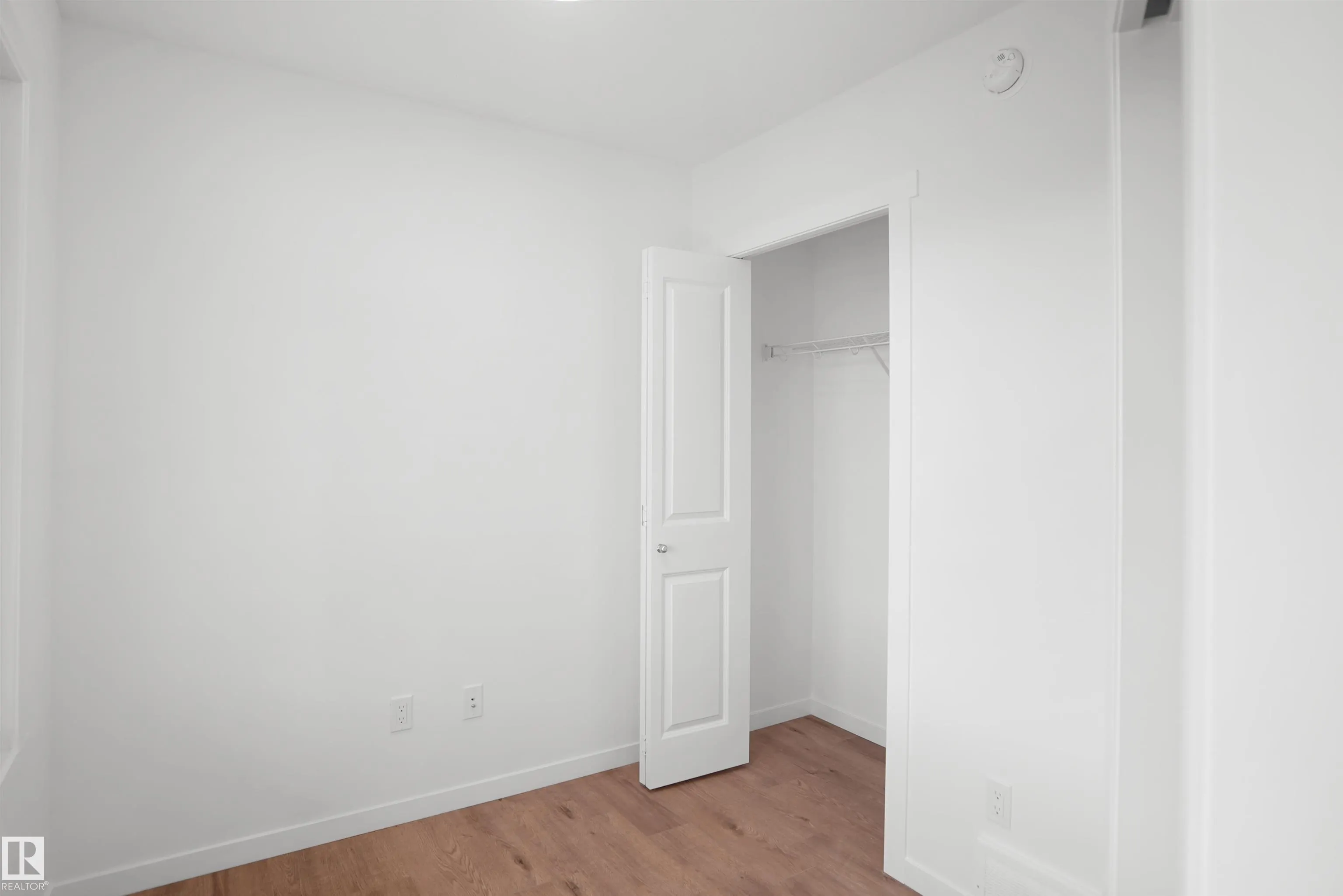 5172 River's Edge Way