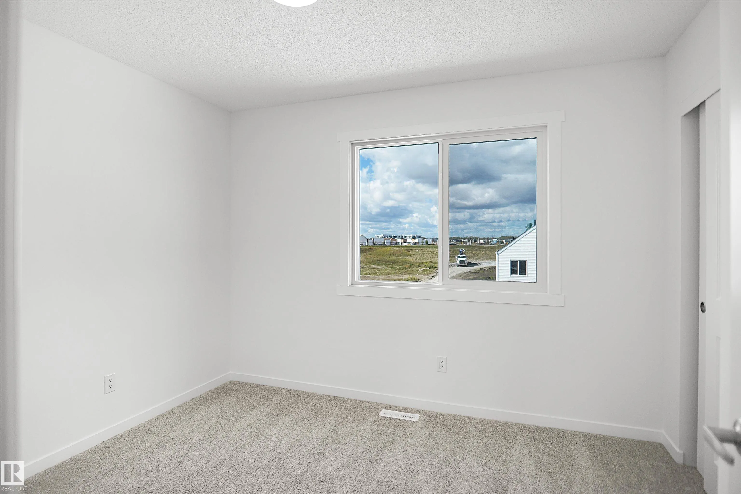 5174 RIVER'S EDGE Way