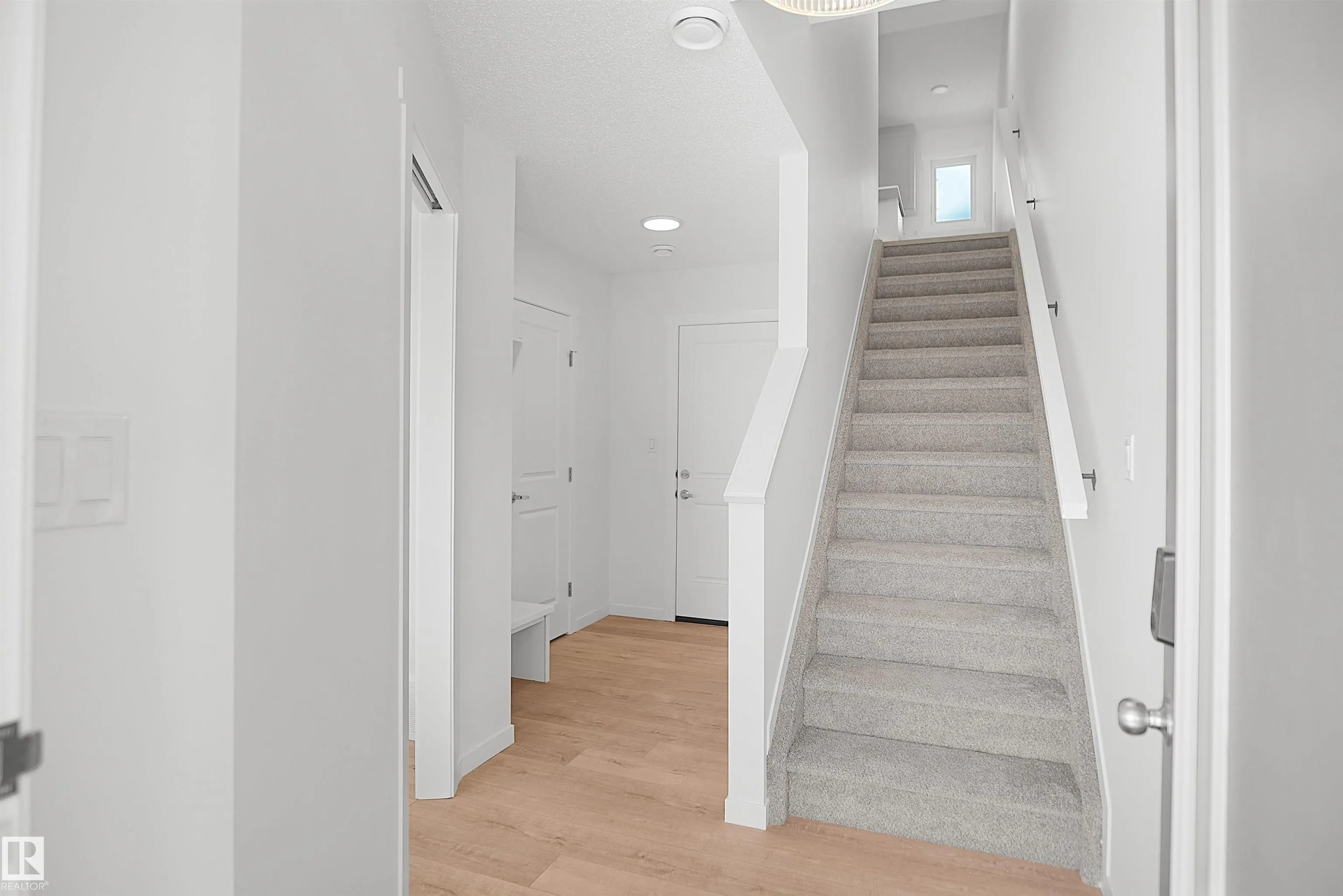 5174 RIVER'S EDGE Way