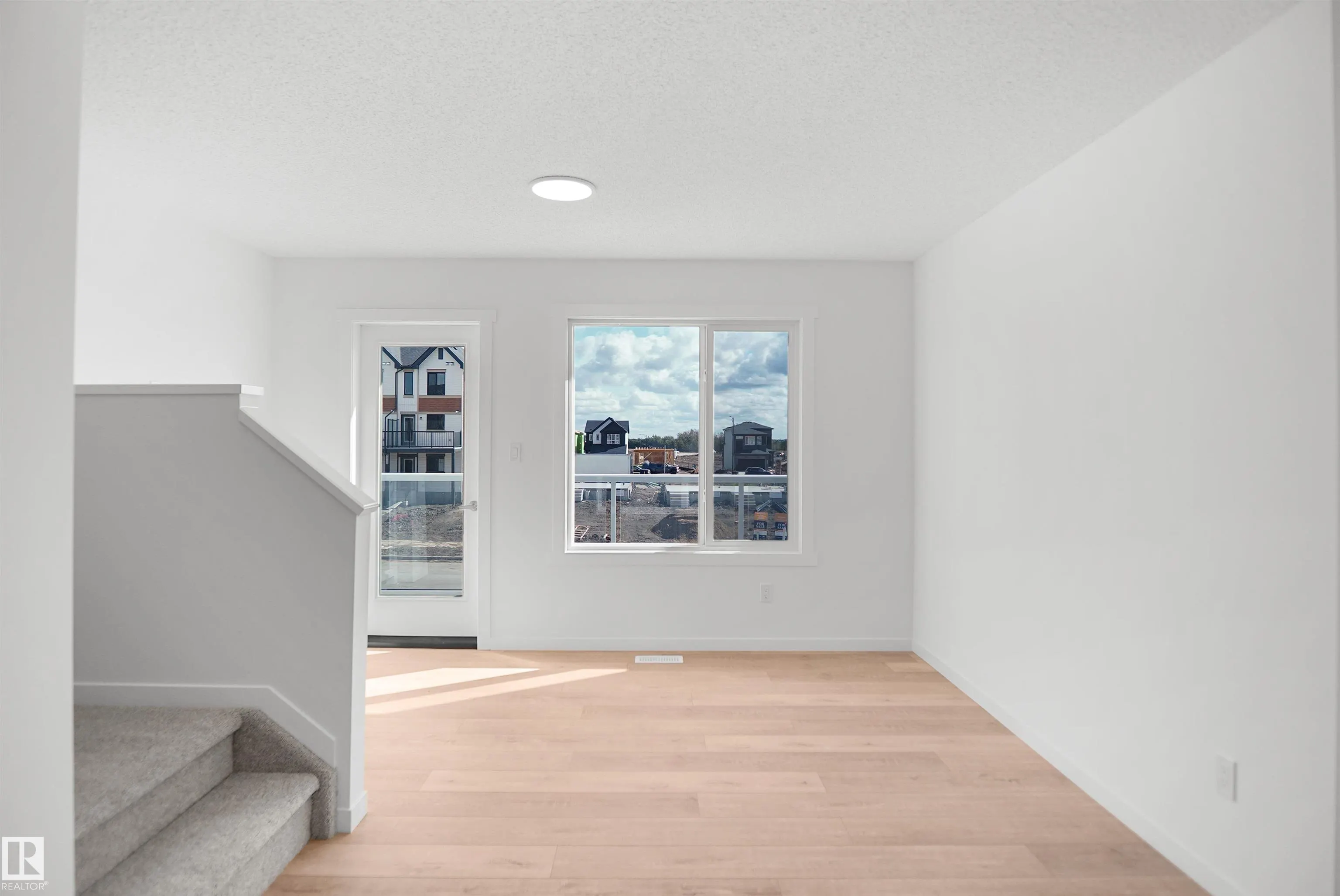5174 RIVER'S EDGE Way