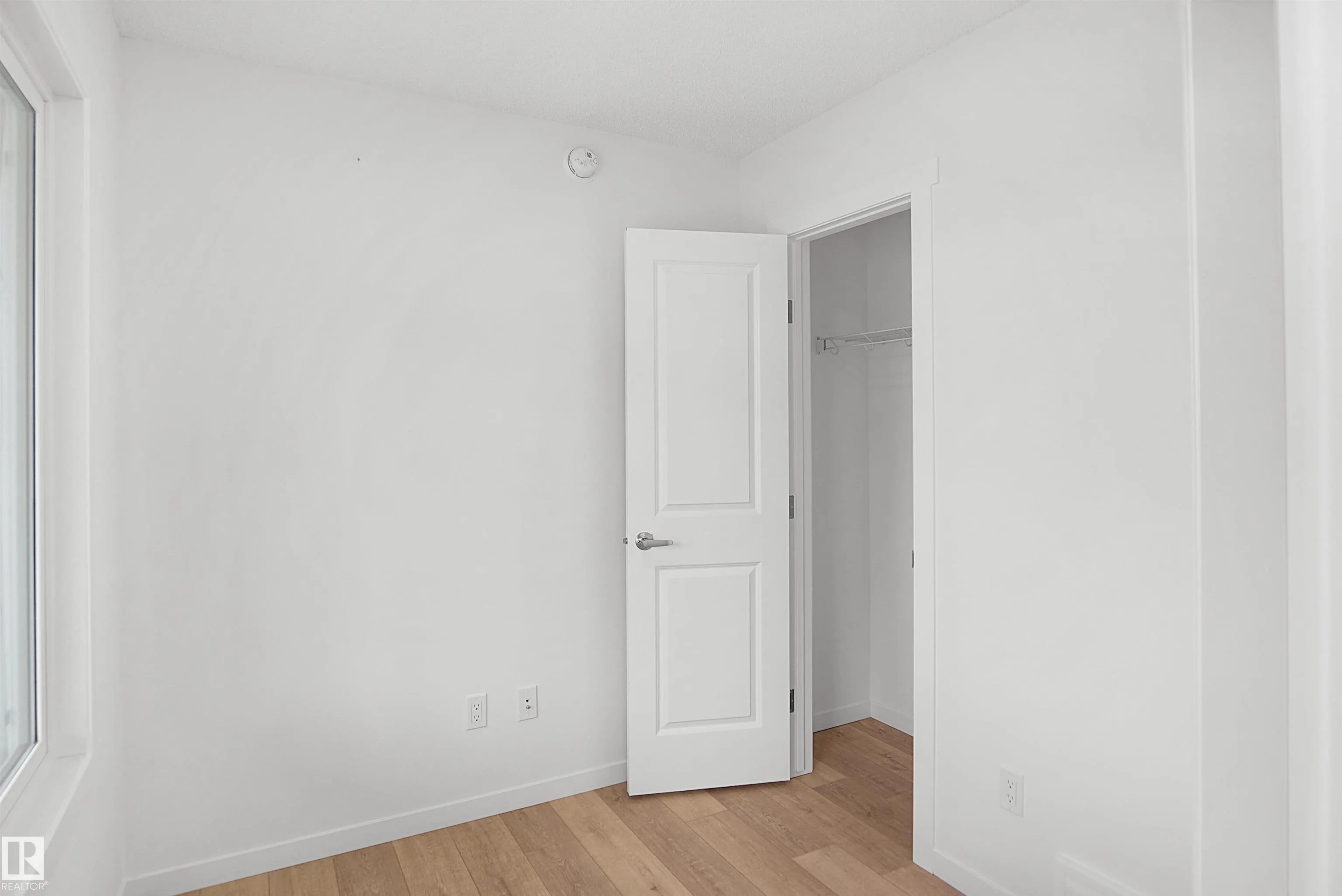 5174 RIVER'S EDGE Way