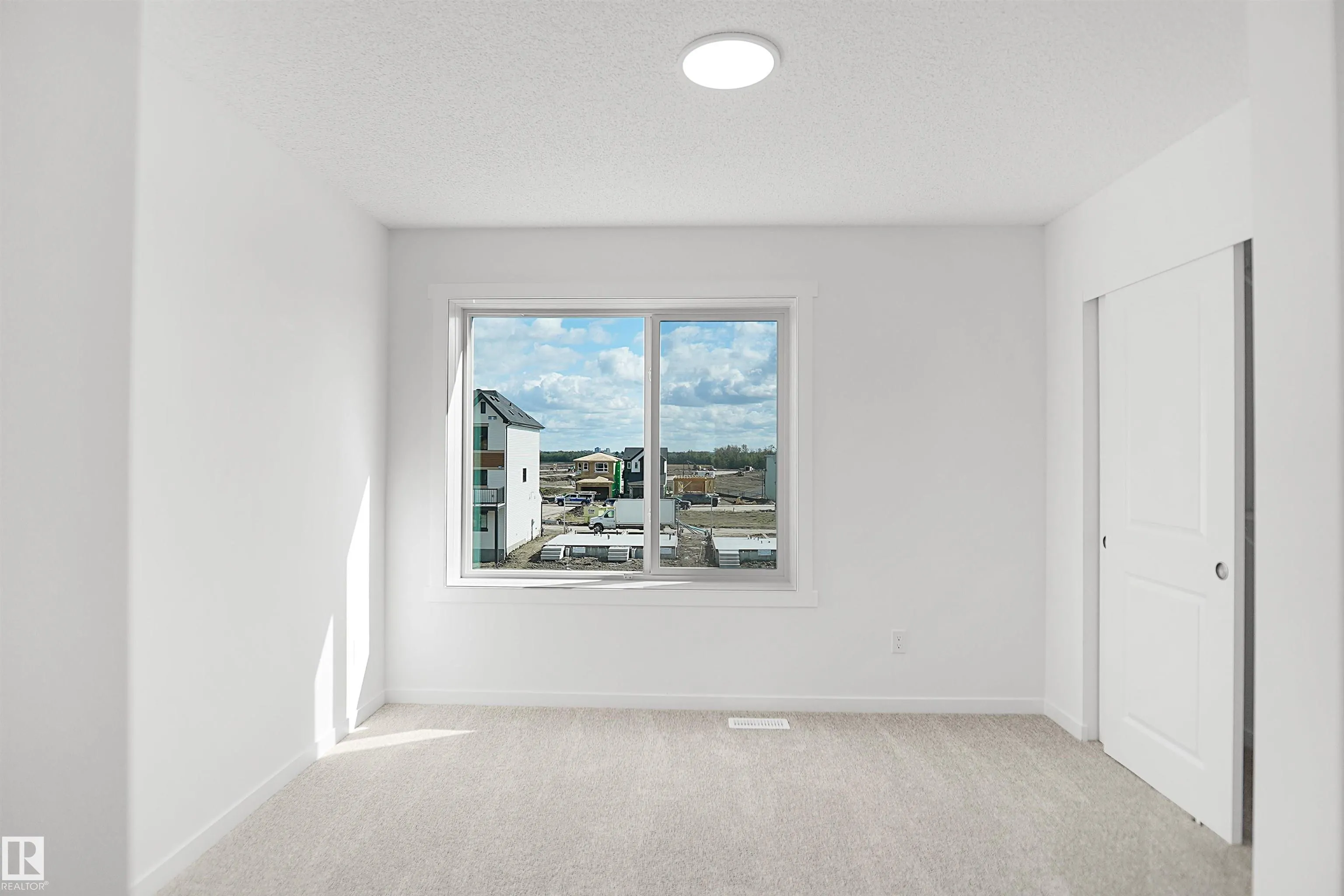 5174 RIVER'S EDGE Way