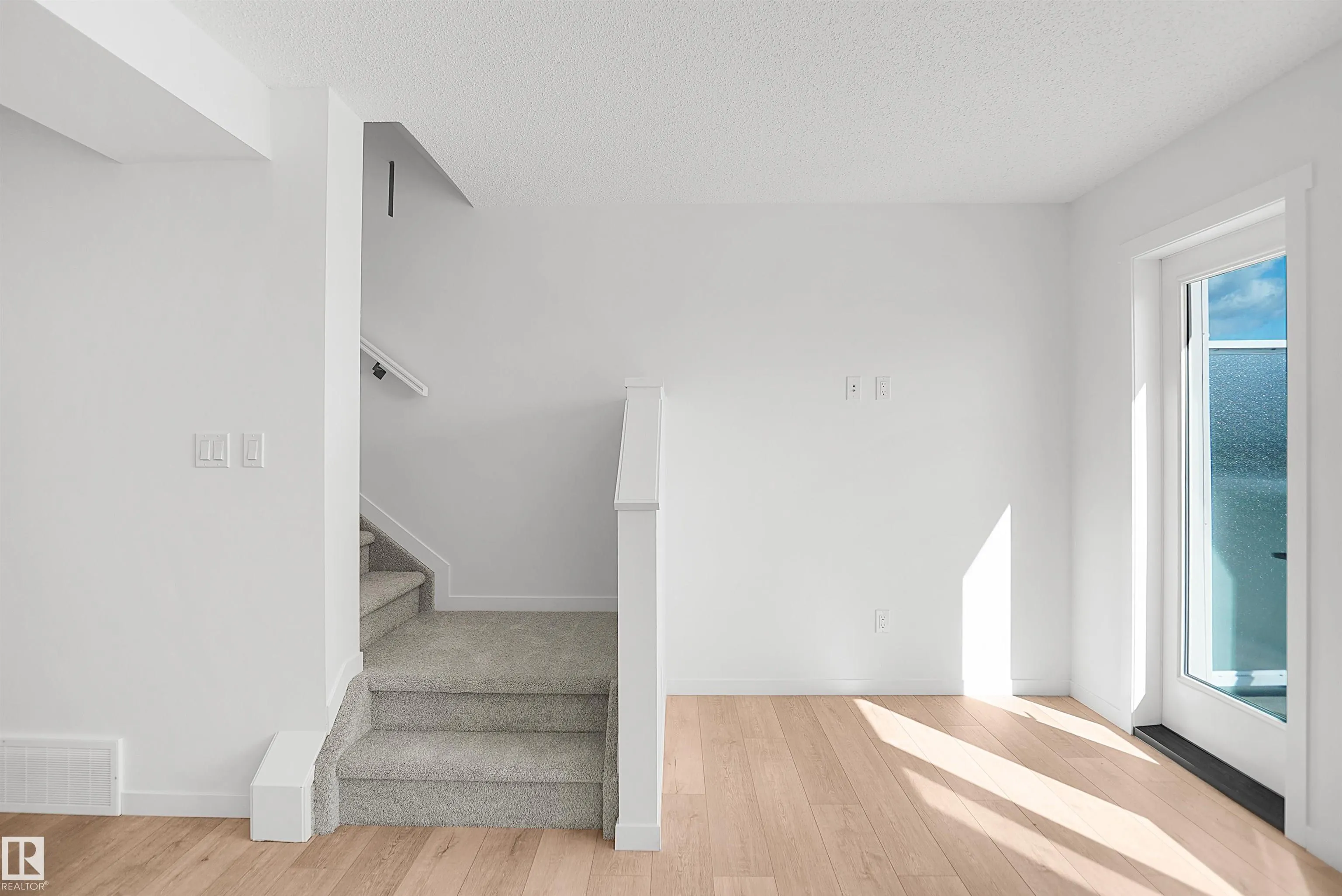 5174 RIVER'S EDGE Way
