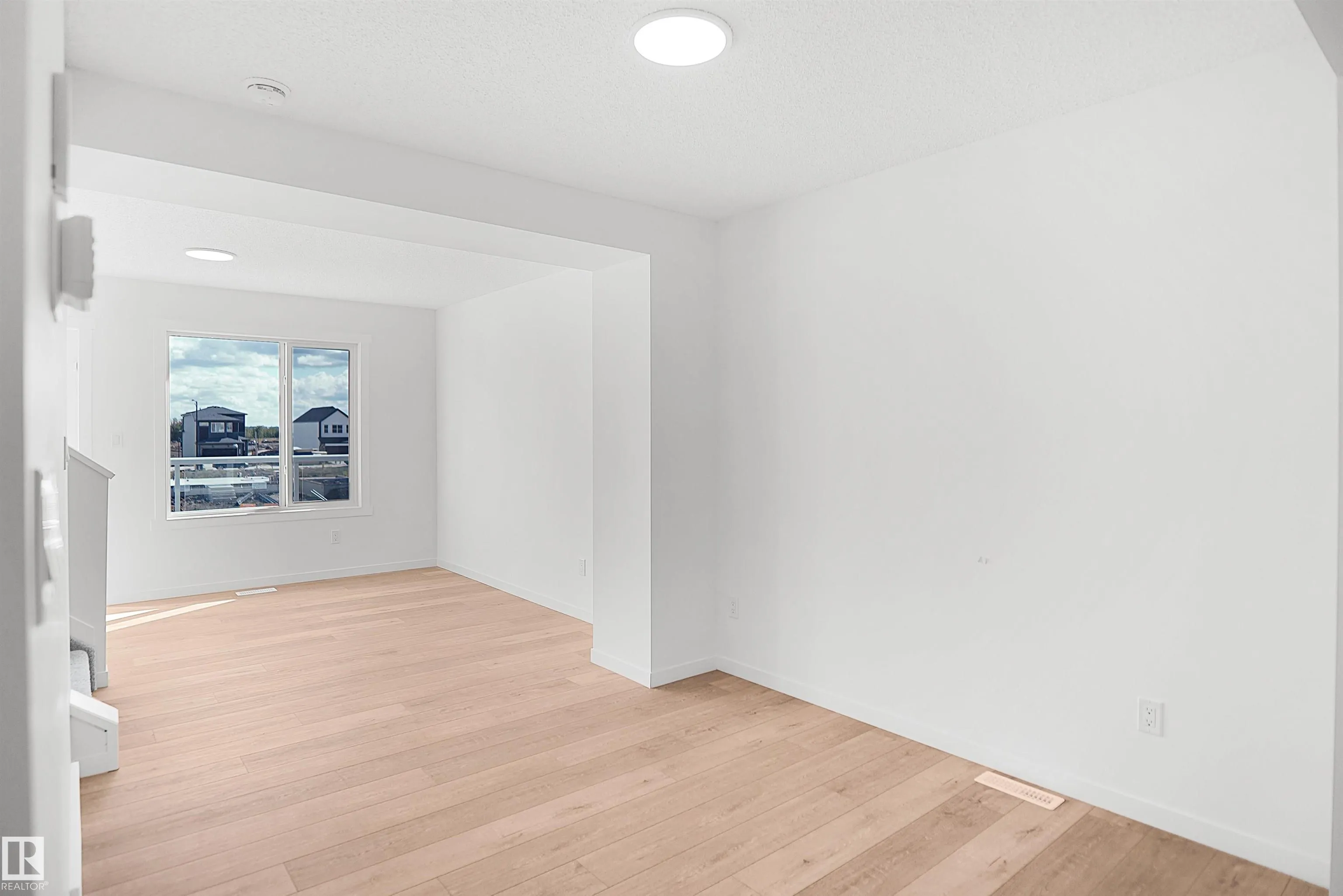 5174 RIVER'S EDGE Way