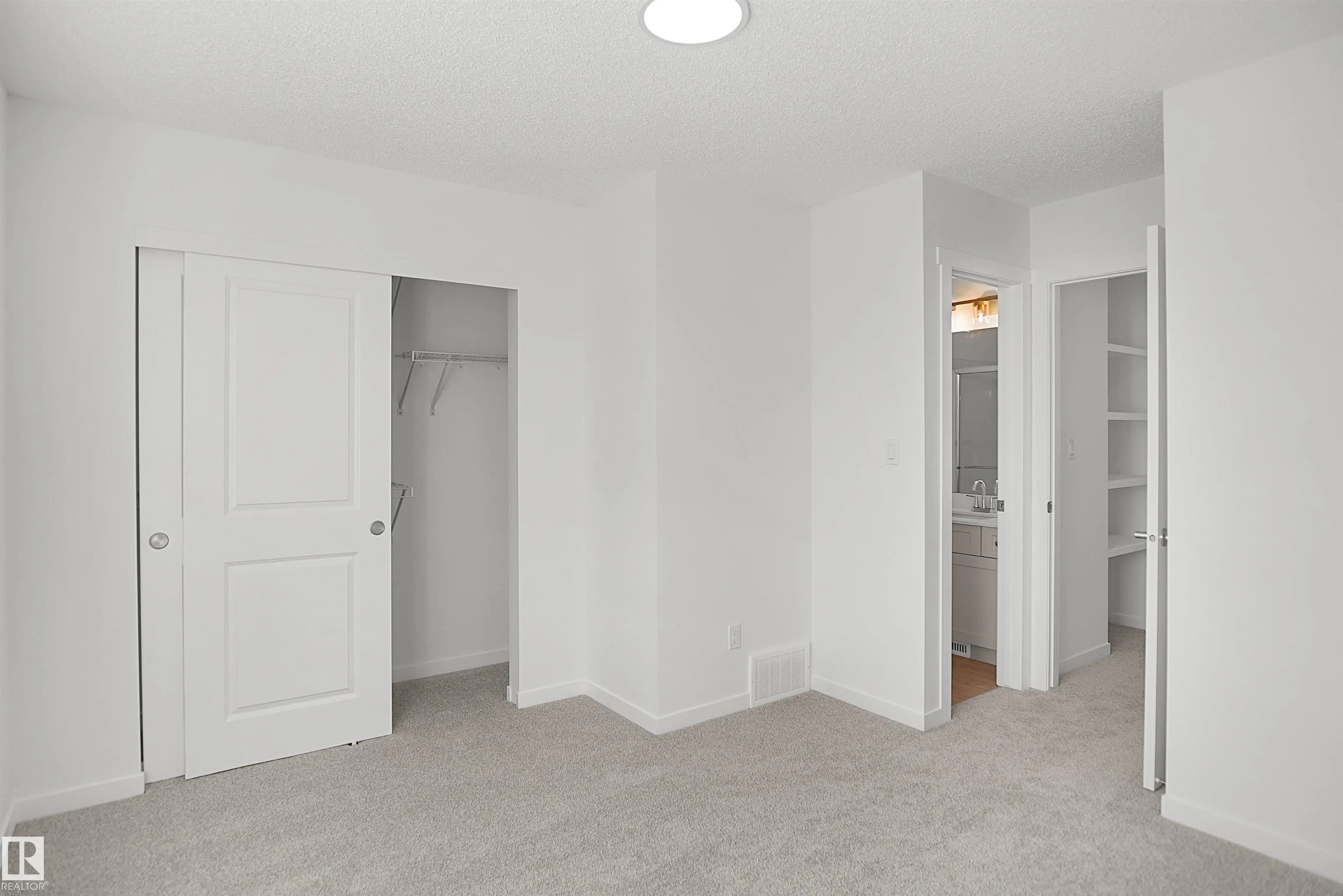 5174 RIVER'S EDGE Way
