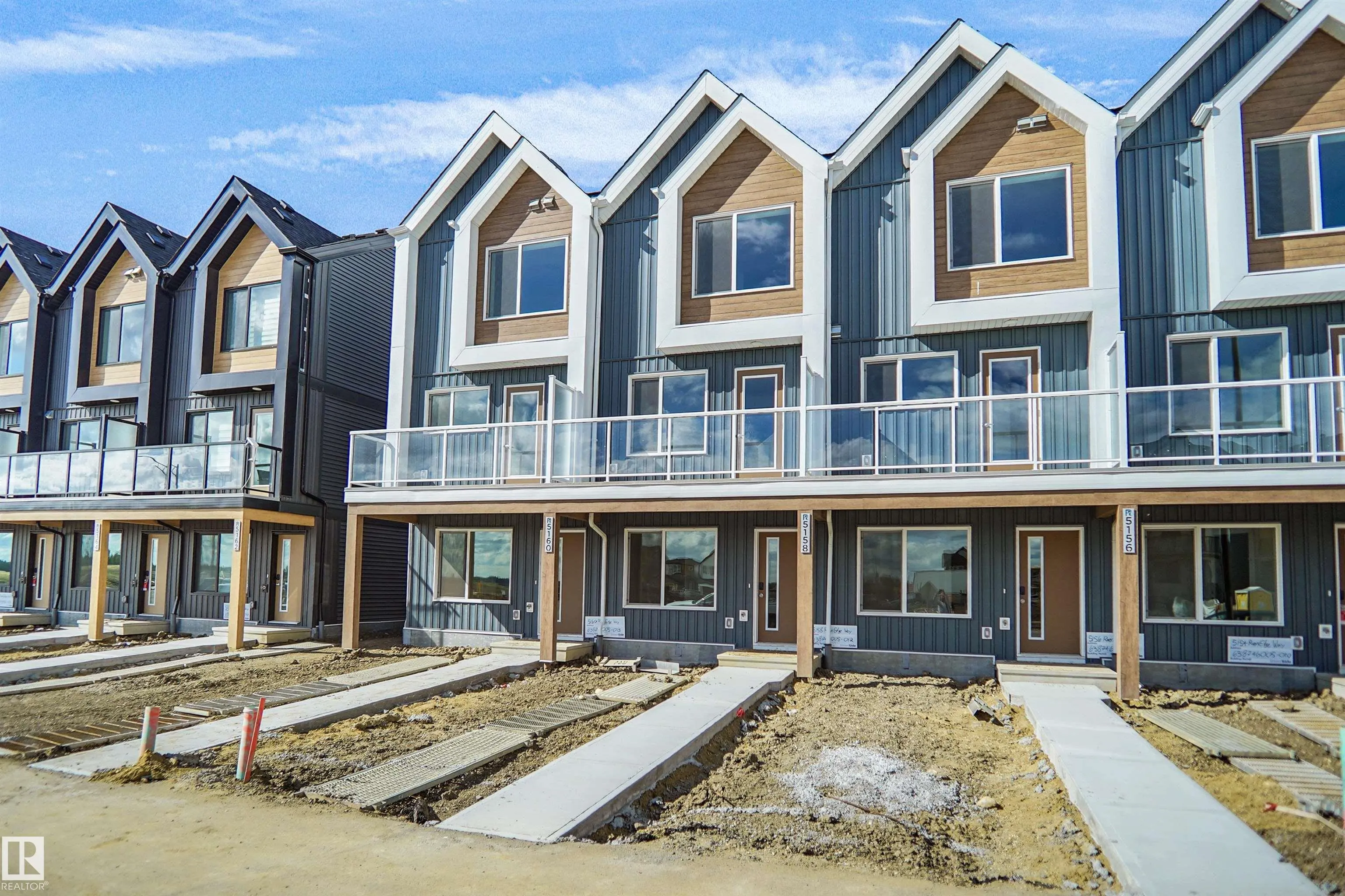 5174 RIVER'S EDGE Way