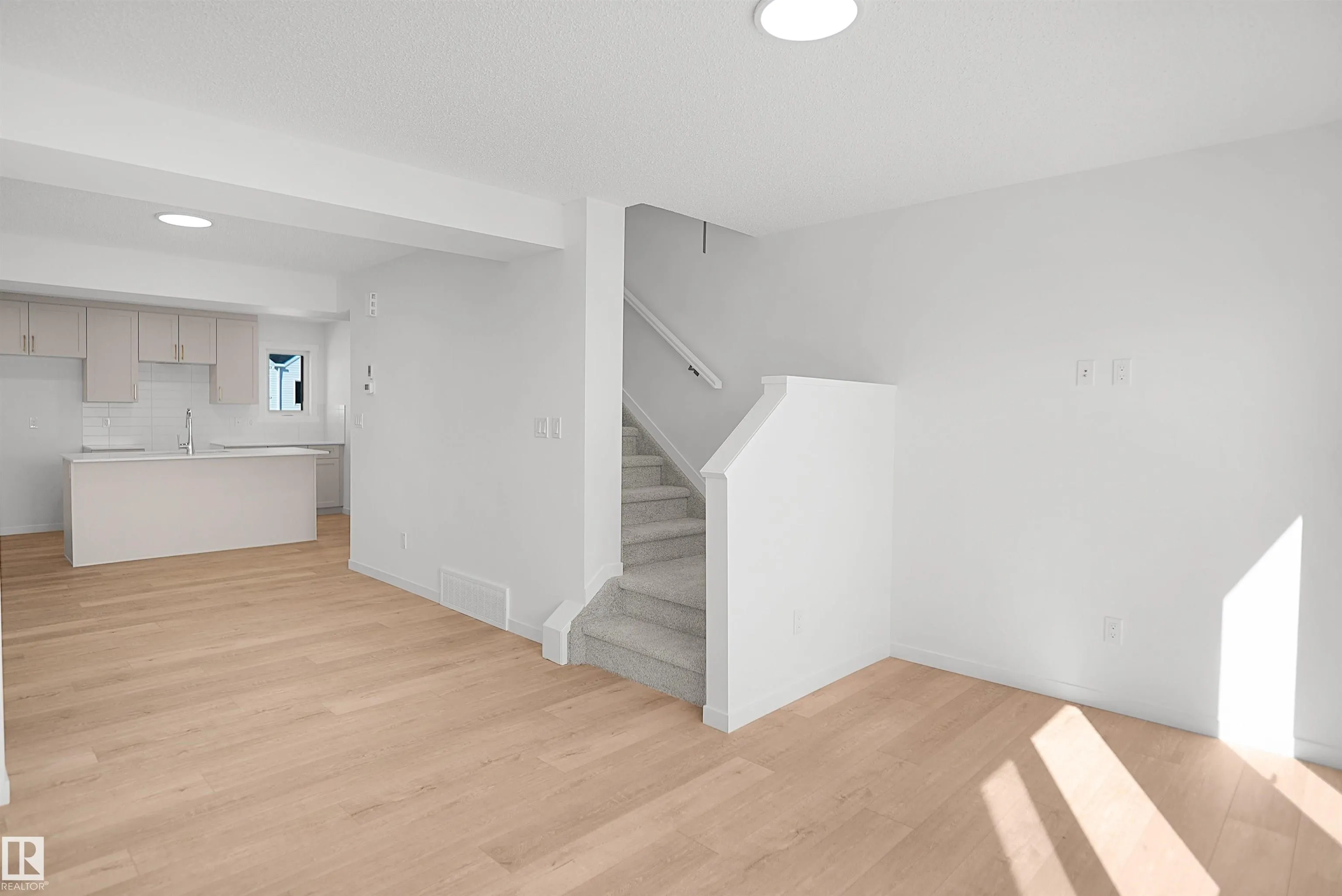 5174 RIVER'S EDGE Way