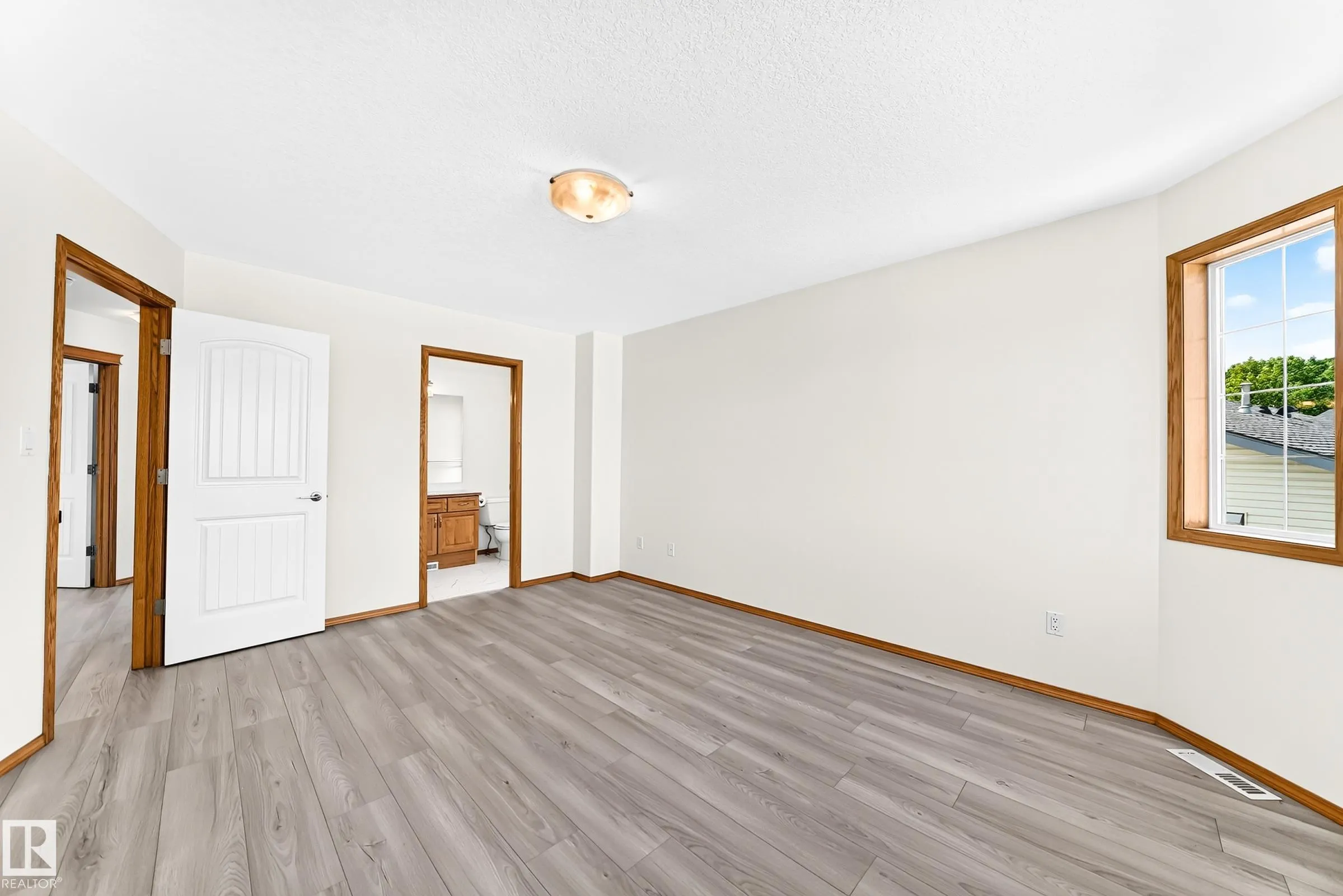 686 KANANASKIS Drive