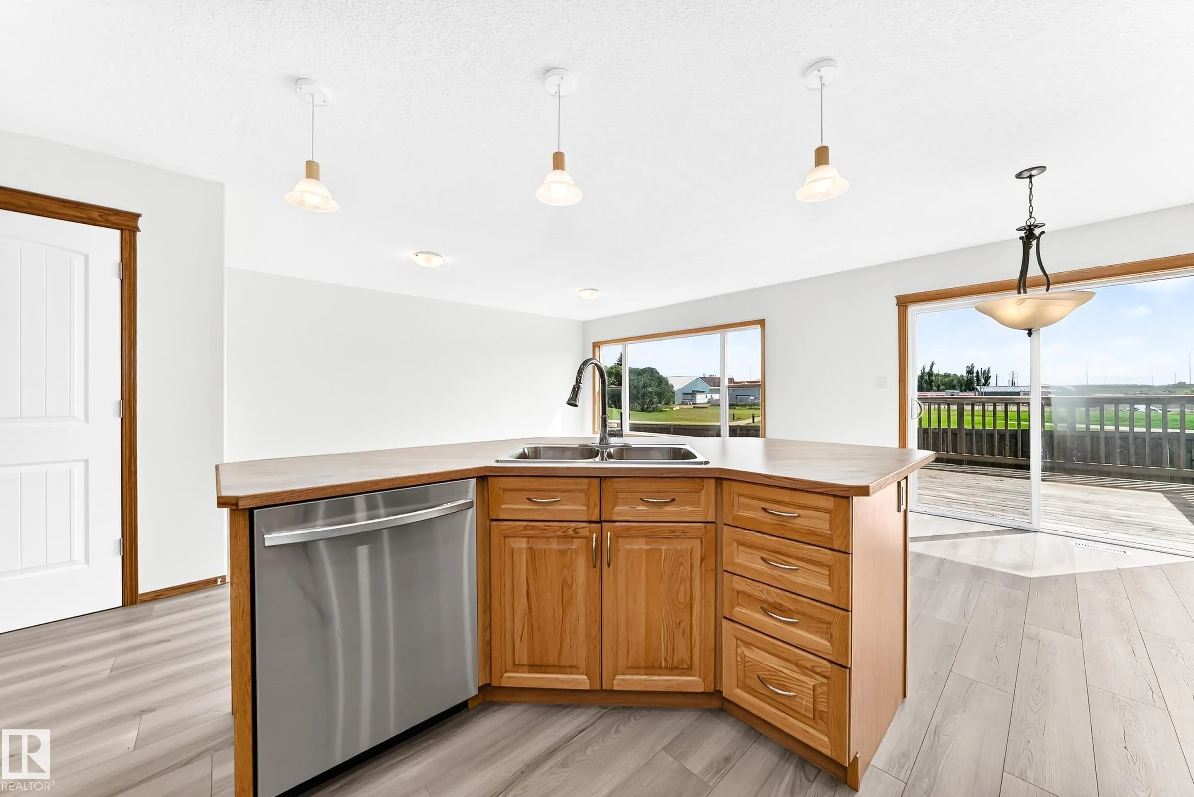 686 KANANASKIS Drive
