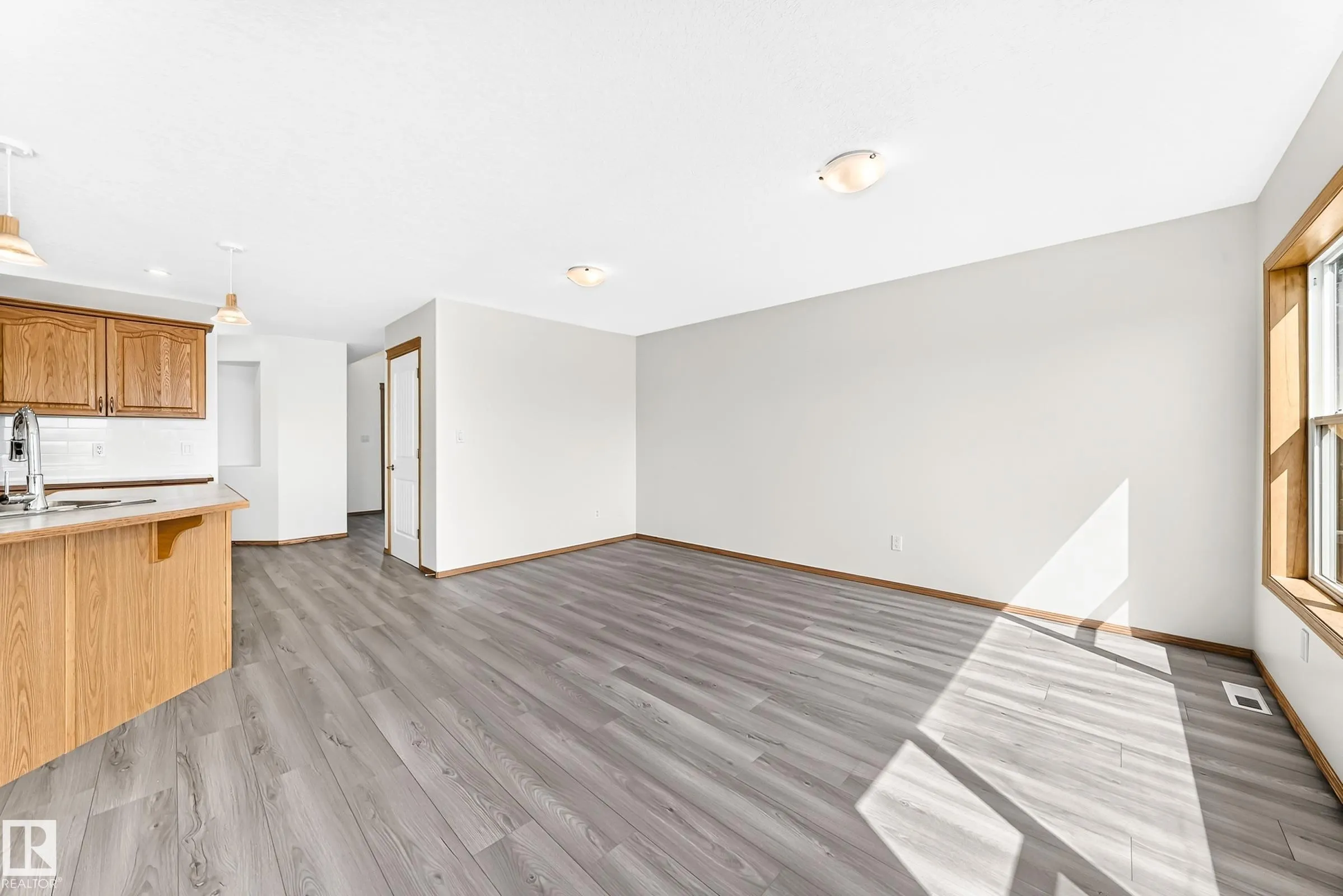 686 KANANASKIS Drive