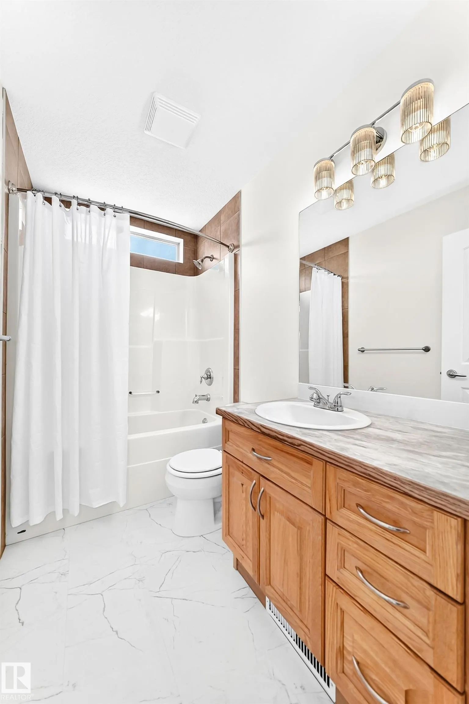686 KANANASKIS Drive