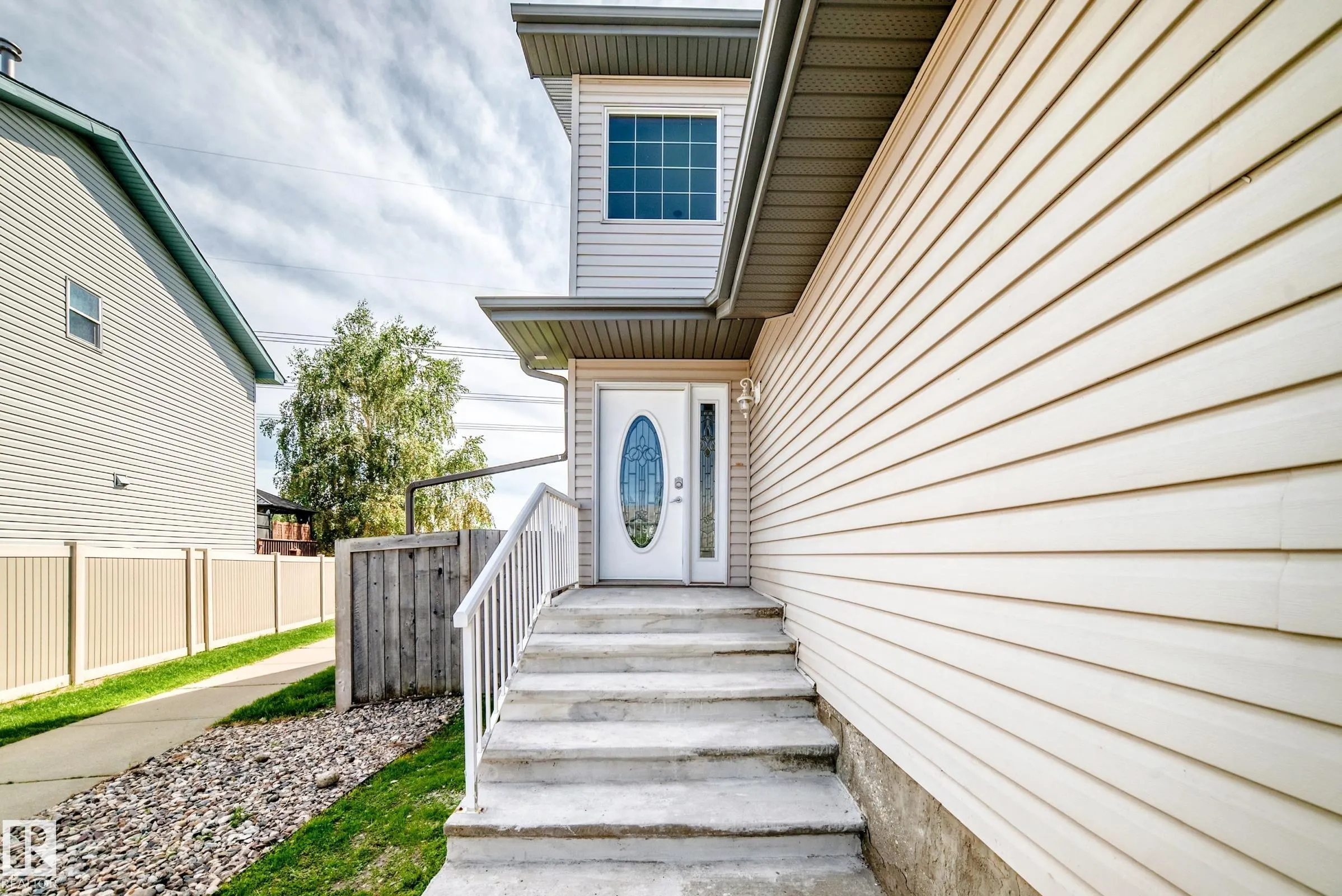 686 KANANASKIS Drive