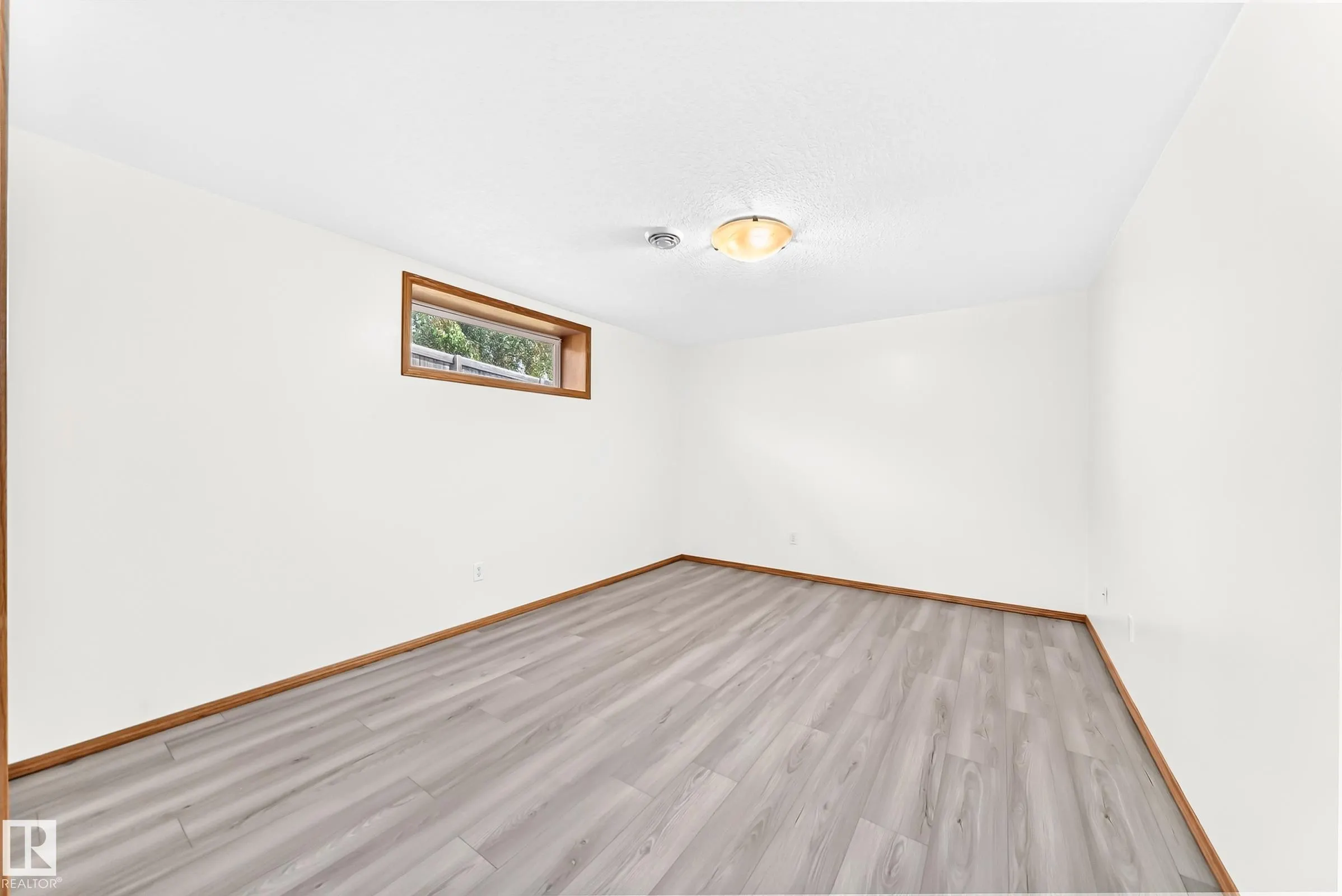 686 KANANASKIS Drive