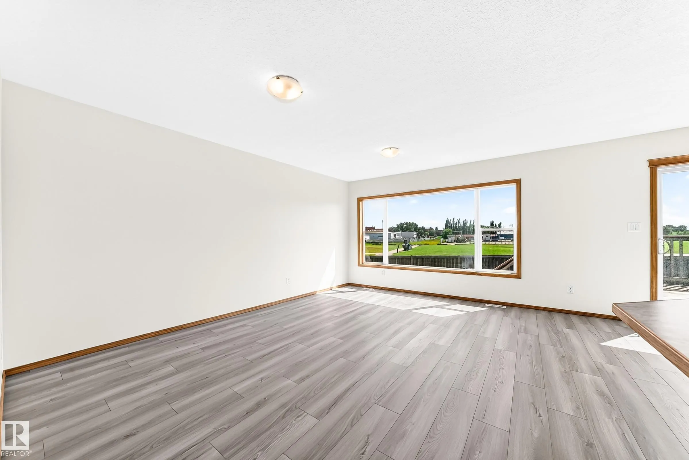 686 KANANASKIS Drive