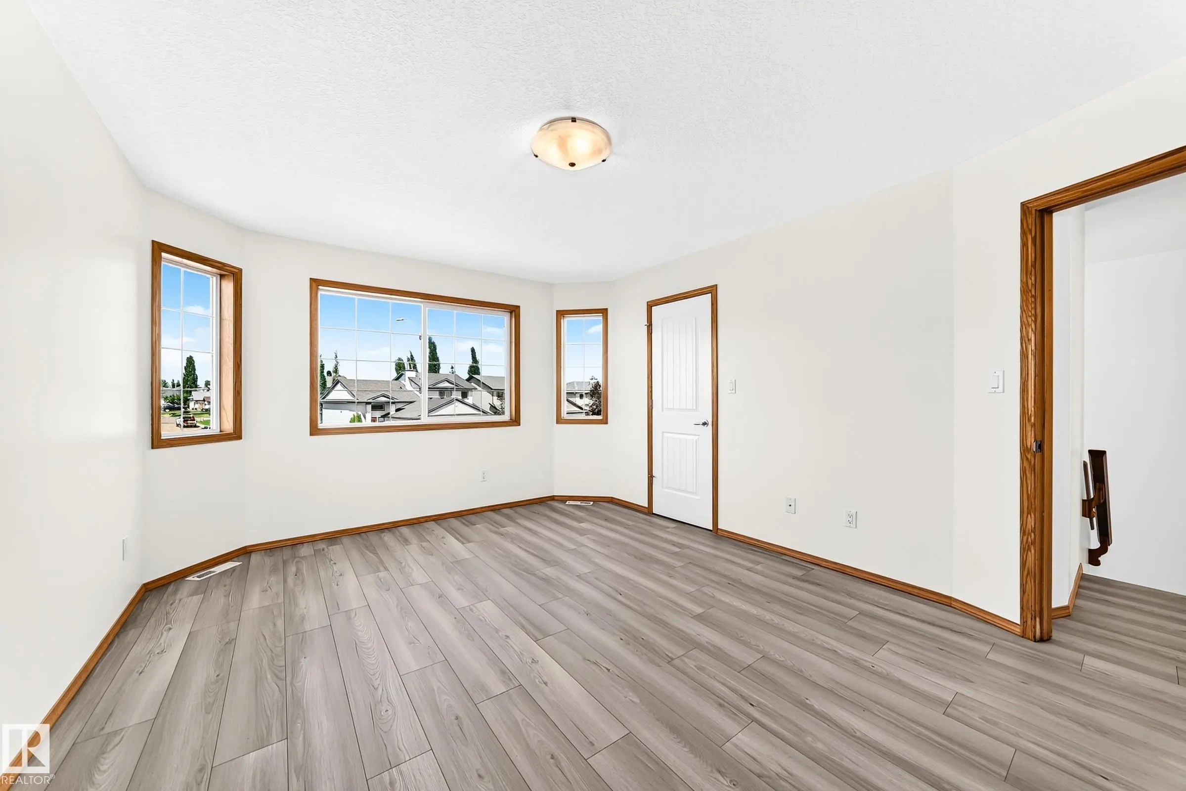 686 KANANASKIS Drive