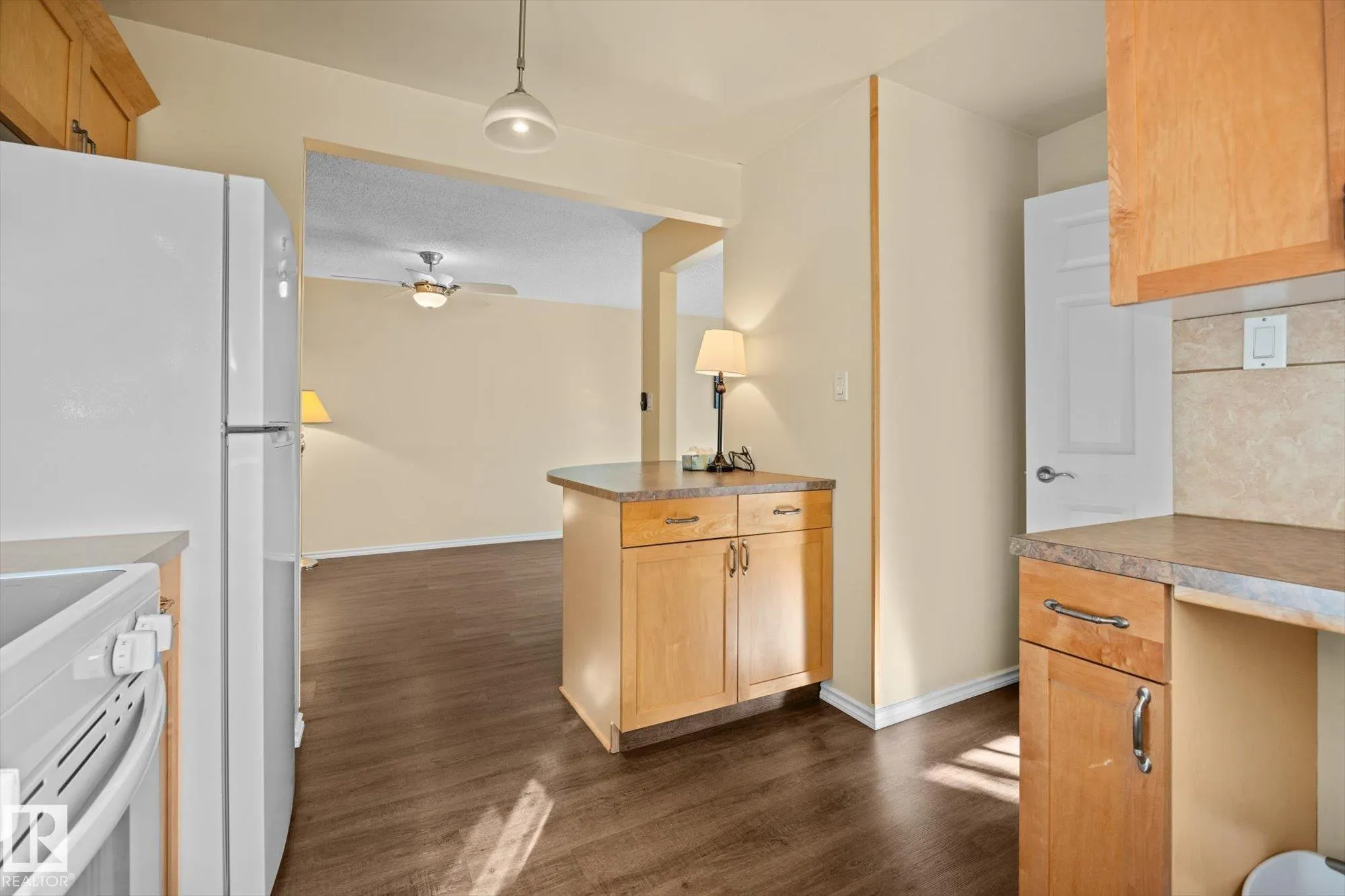 15 FALCON Crescent
