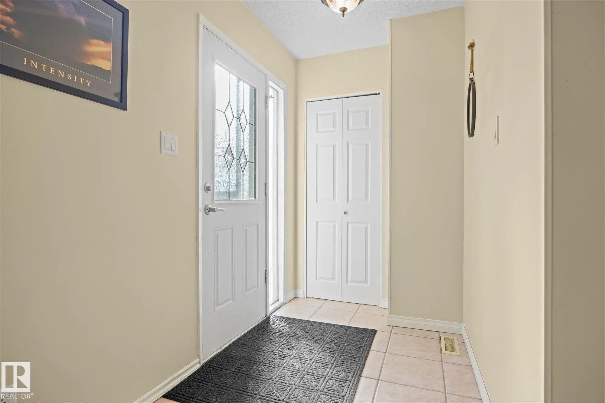 15 FALCON Crescent