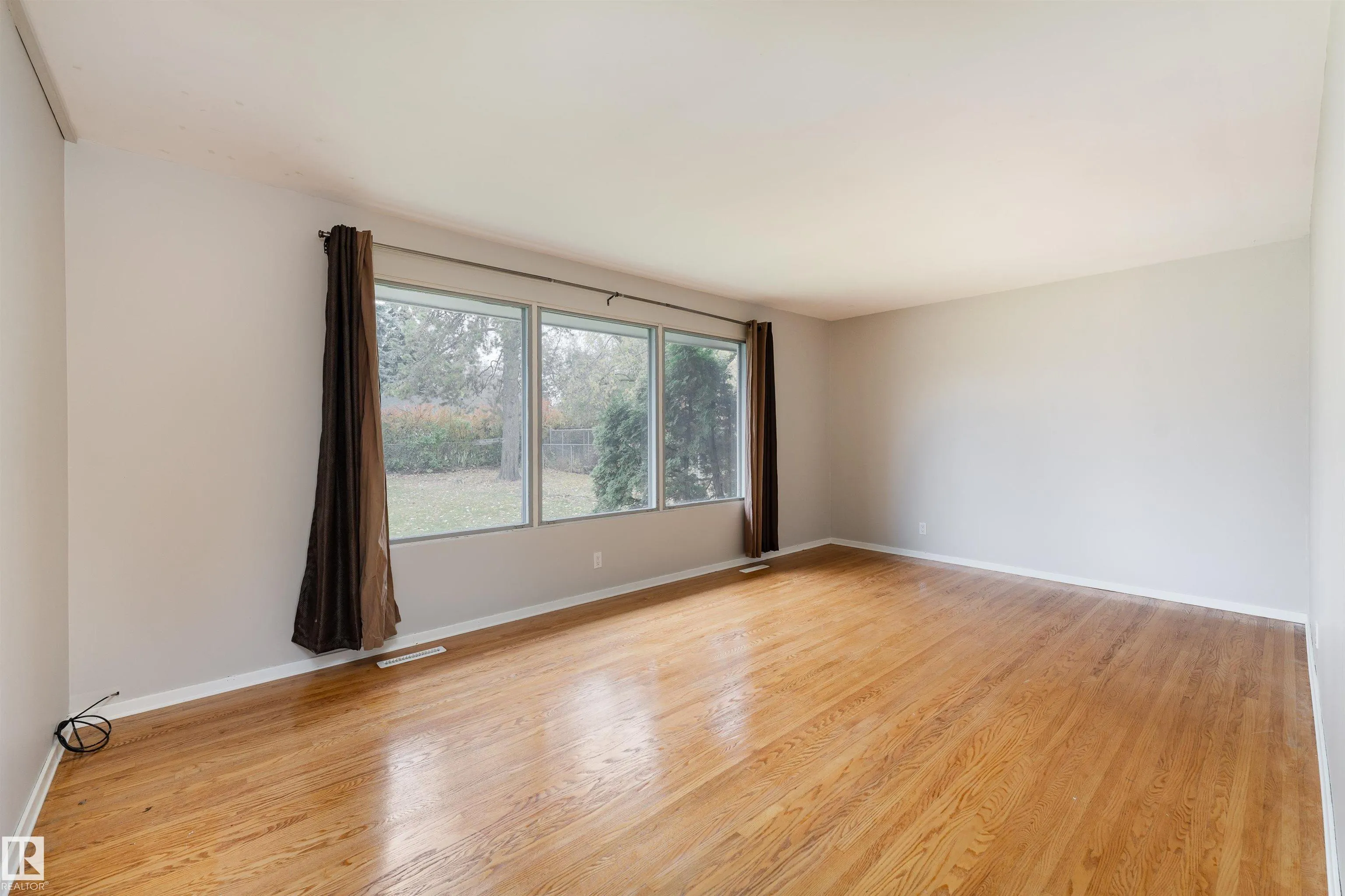 993 Cedar Street