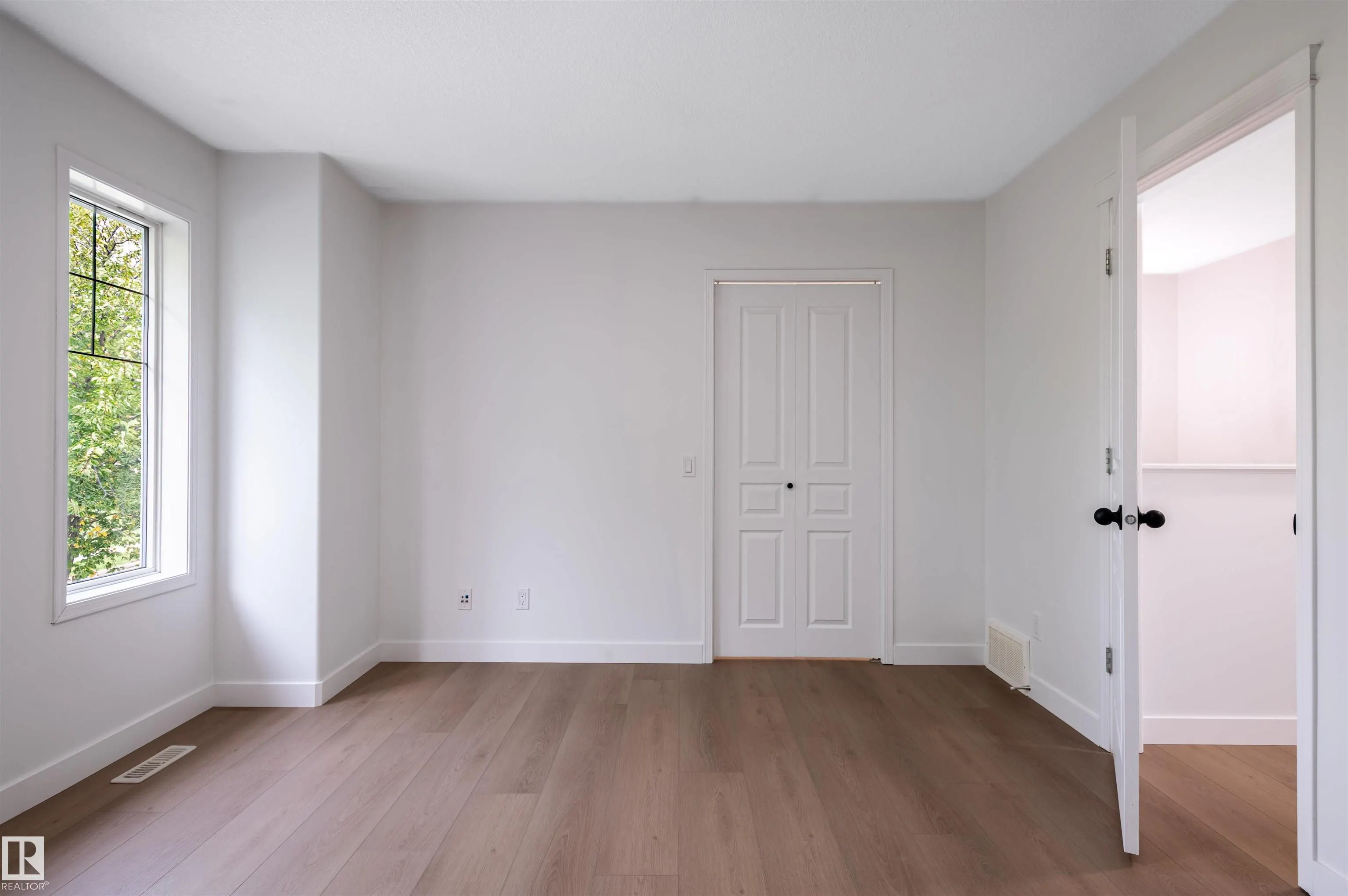 404 HEMINGWAY Road