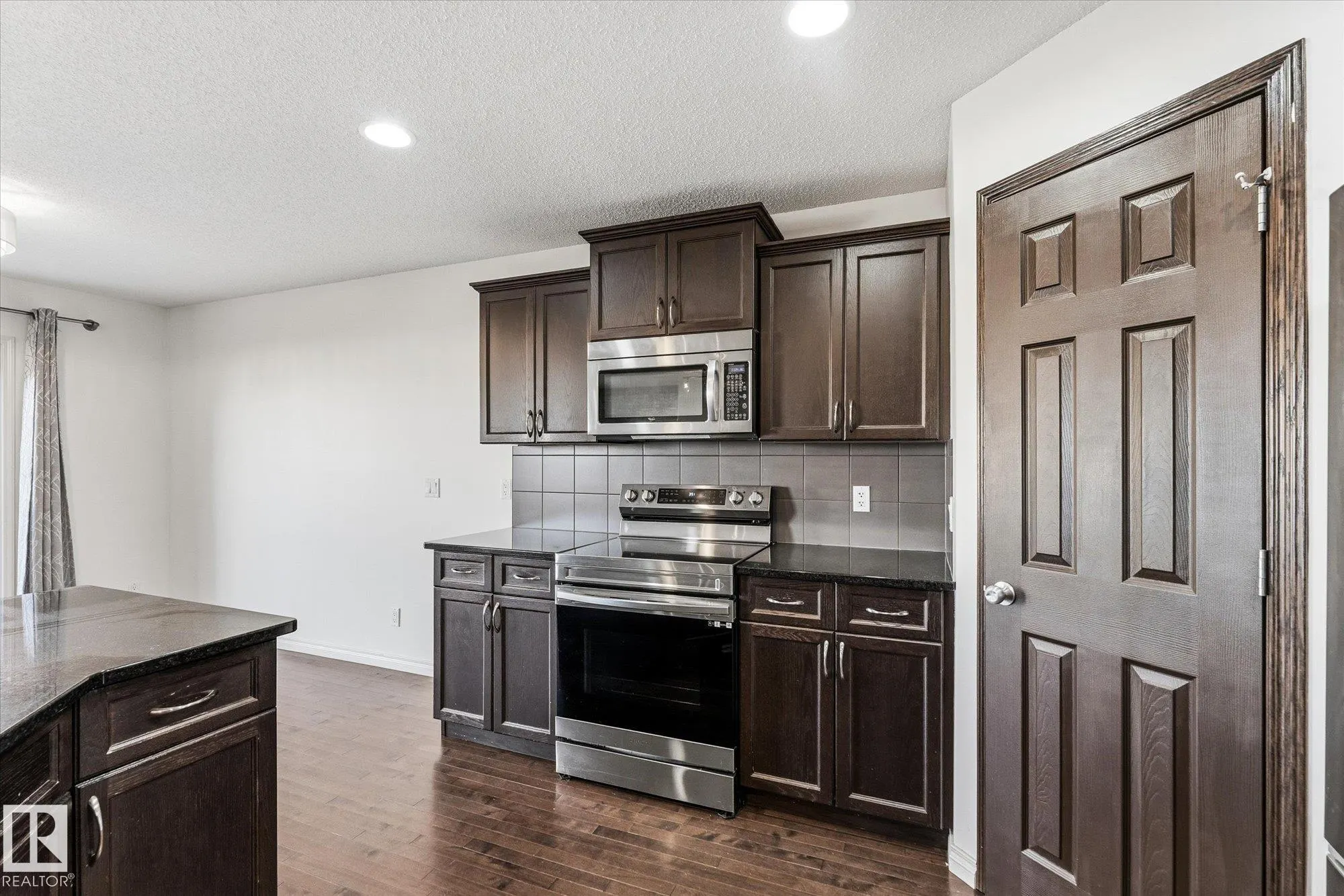 217 SILVERSTONE Crescent