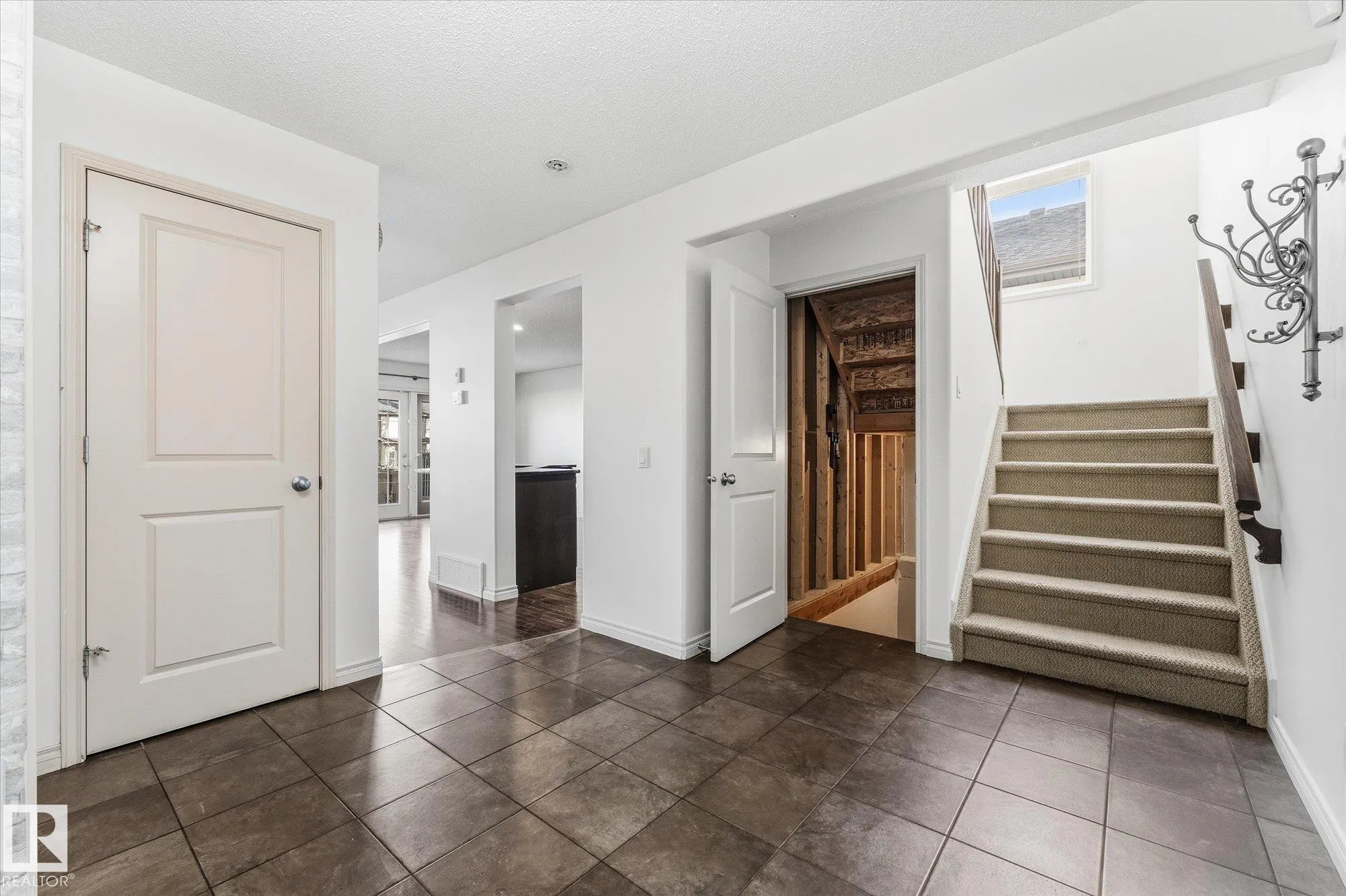 217 SILVERSTONE Crescent