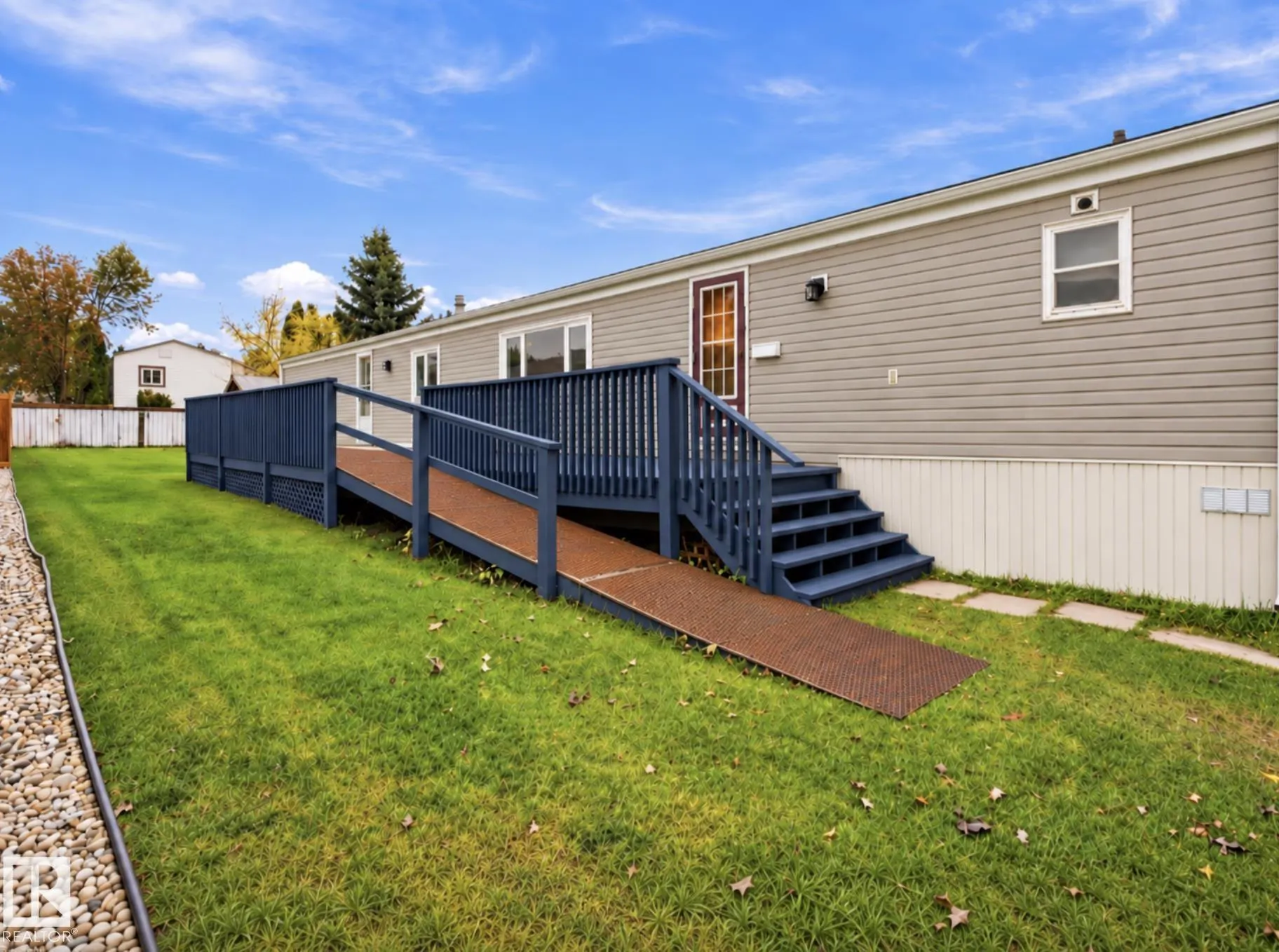 2664 Lakeview Dr