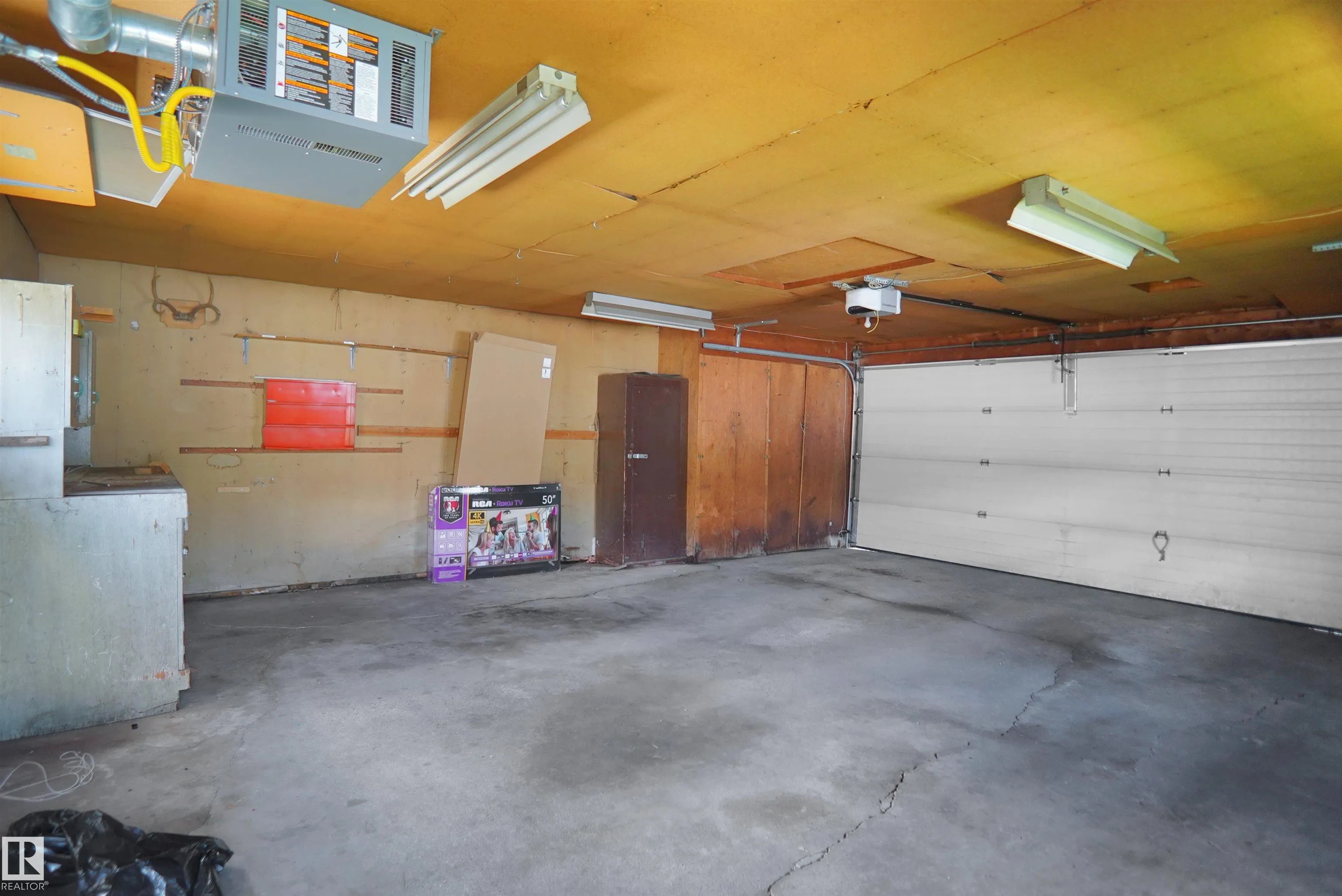 7804 143 Avenue