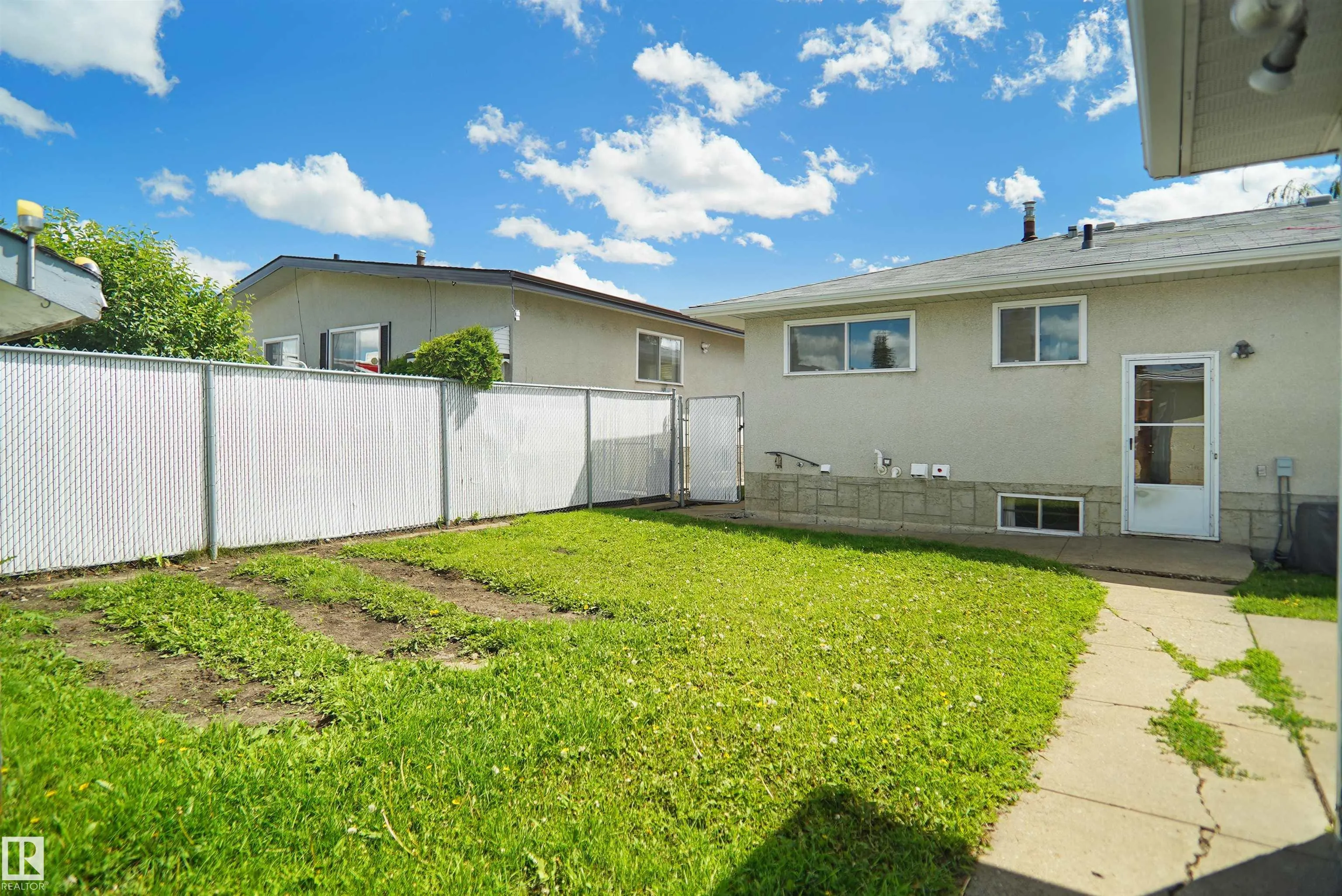 7804 143 Avenue