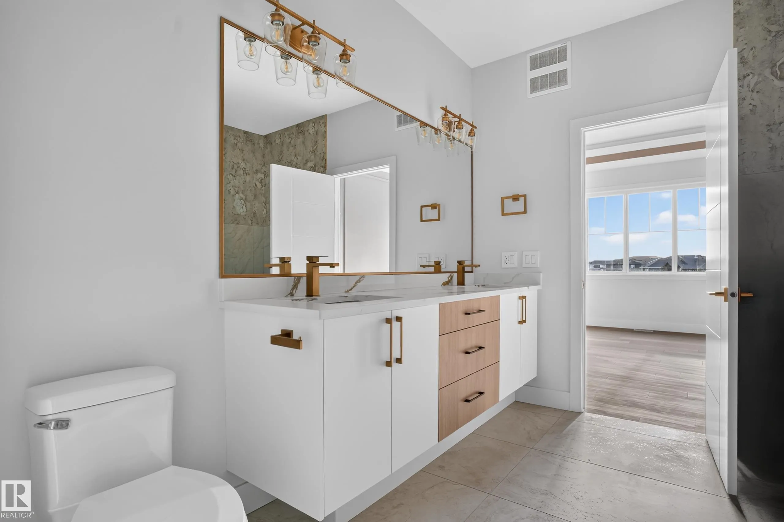 386 Linden Loop