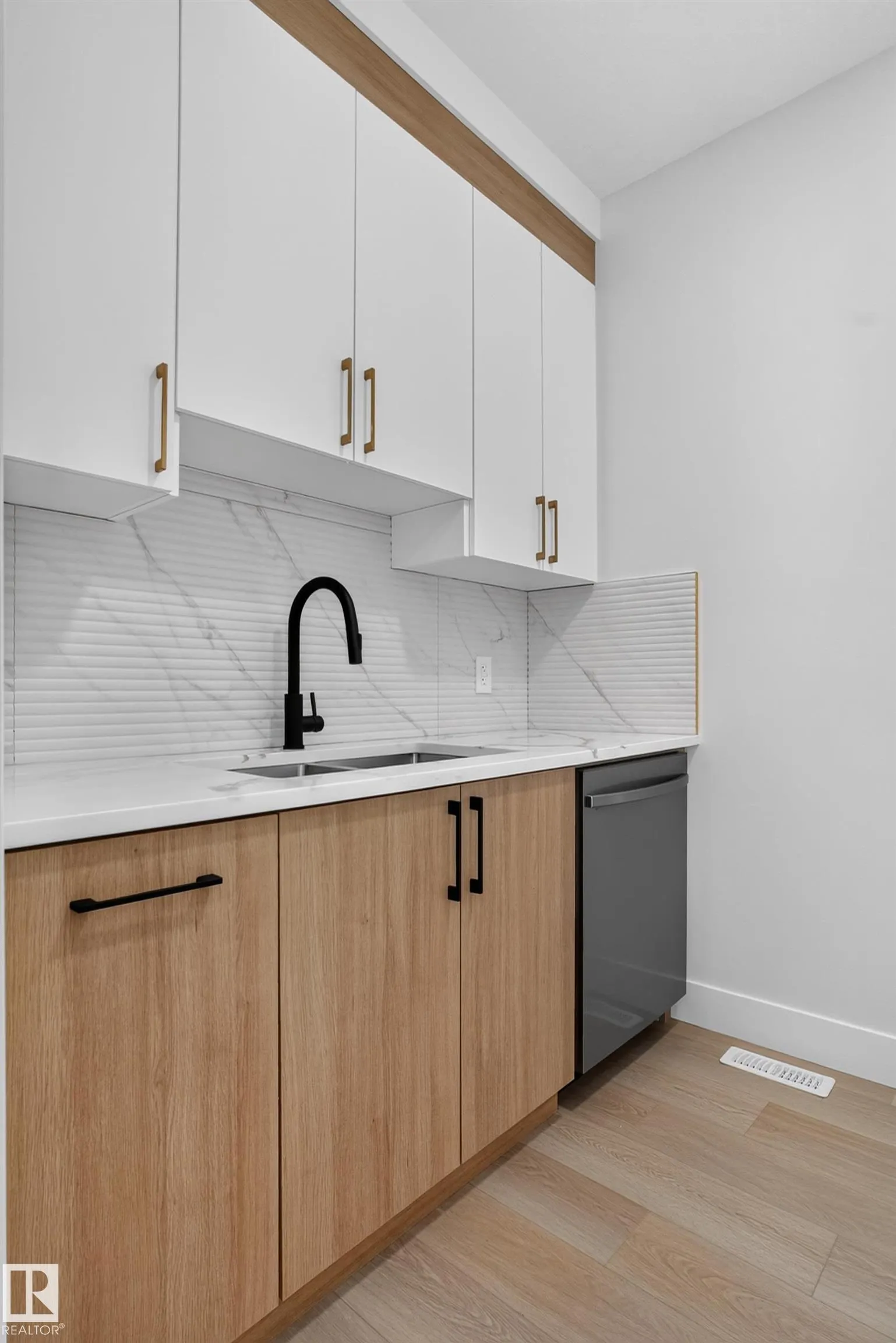 386 Linden Loop