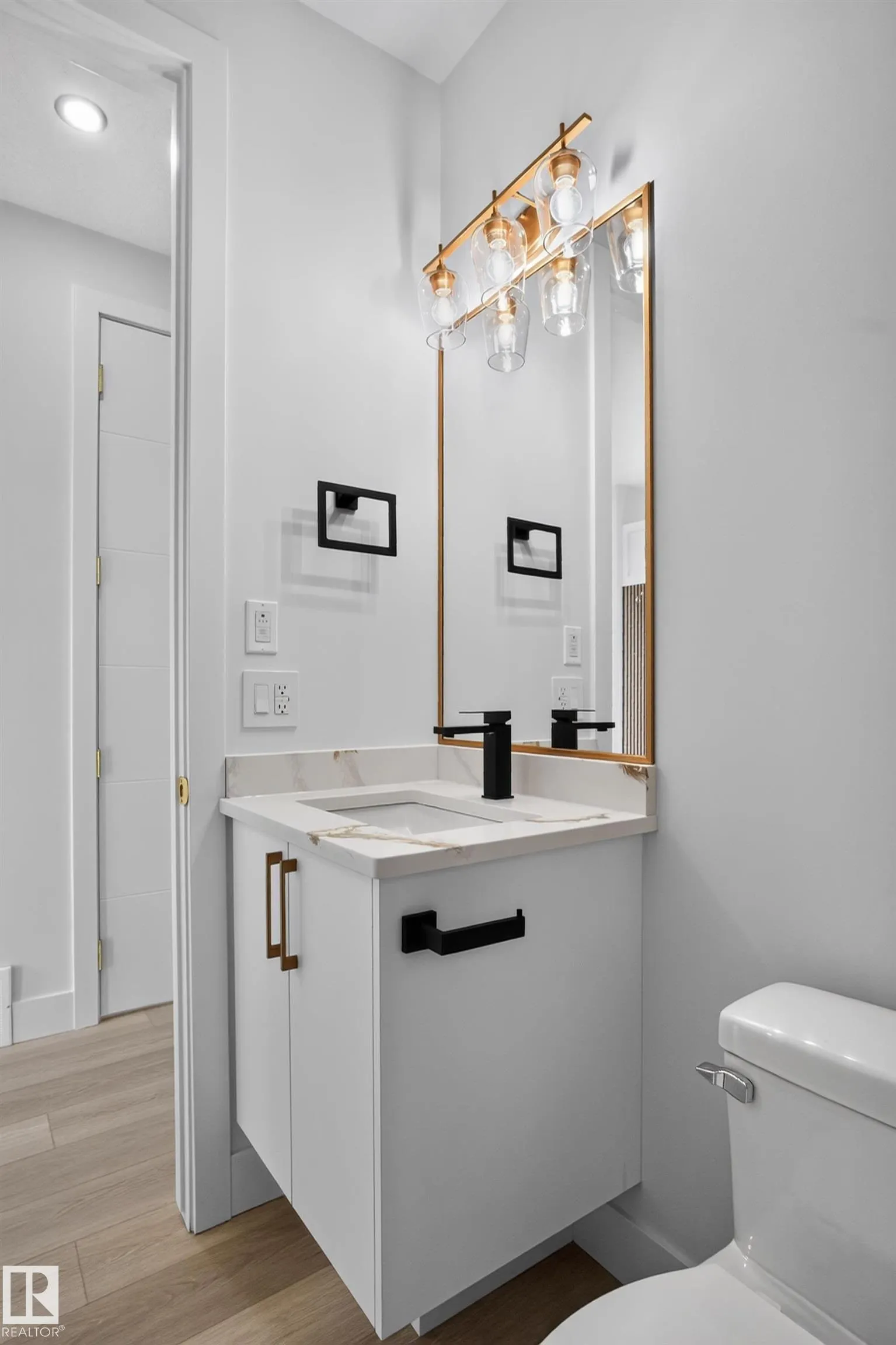 386 Linden Loop