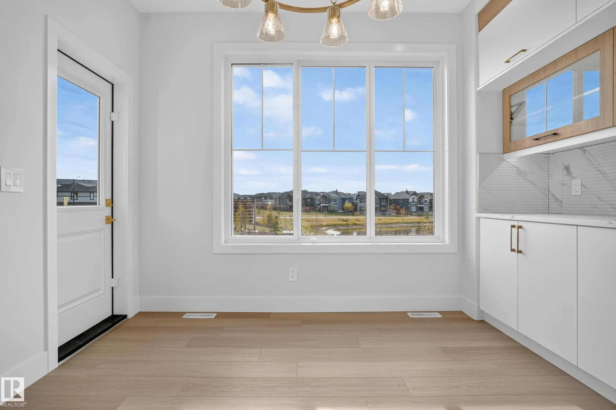 386 Linden Loop