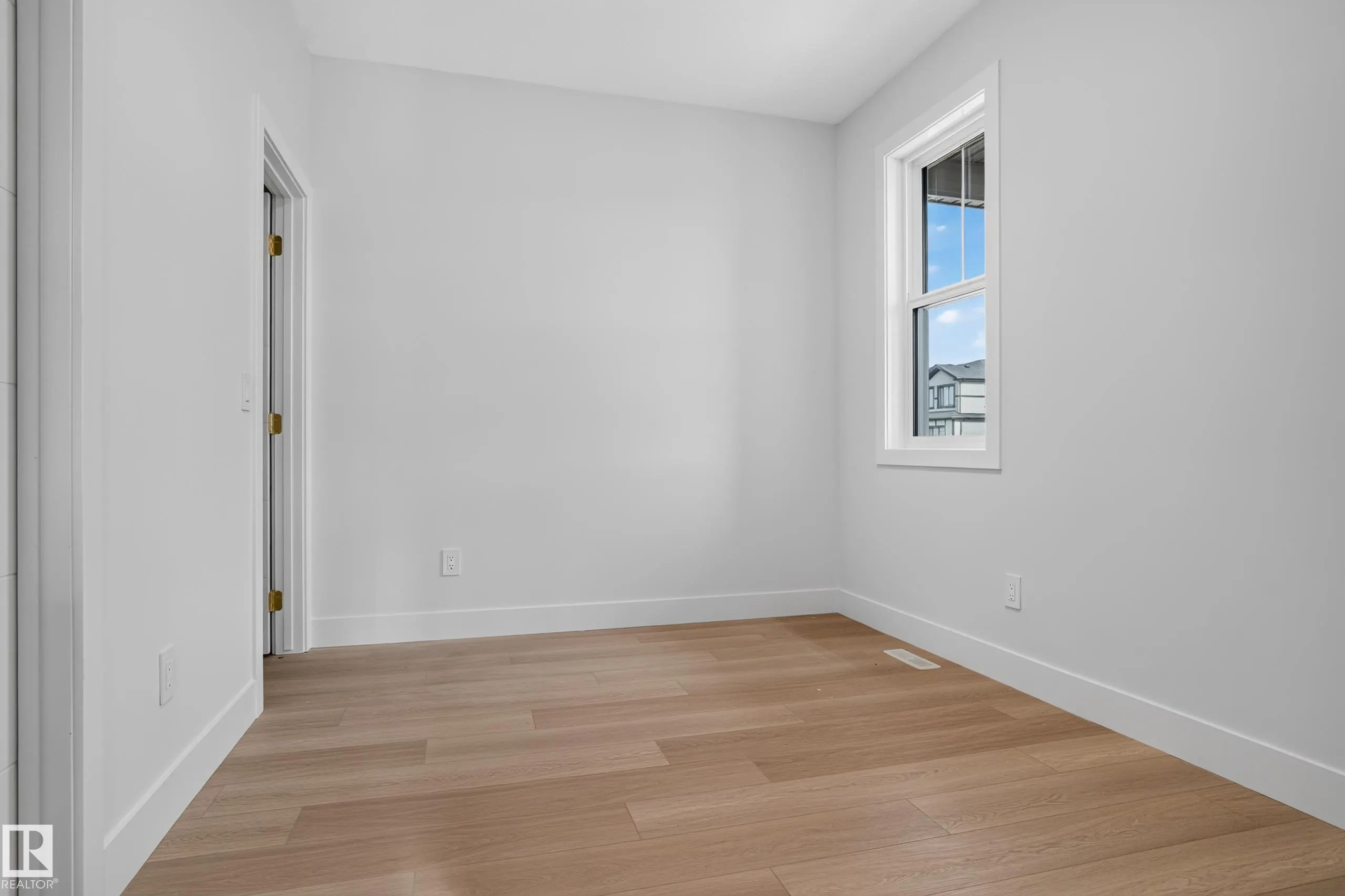 386 Linden Loop