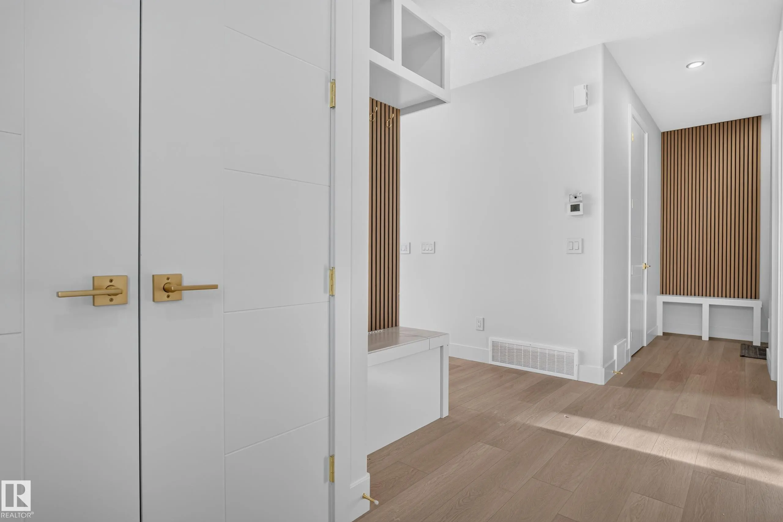 386 Linden Loop