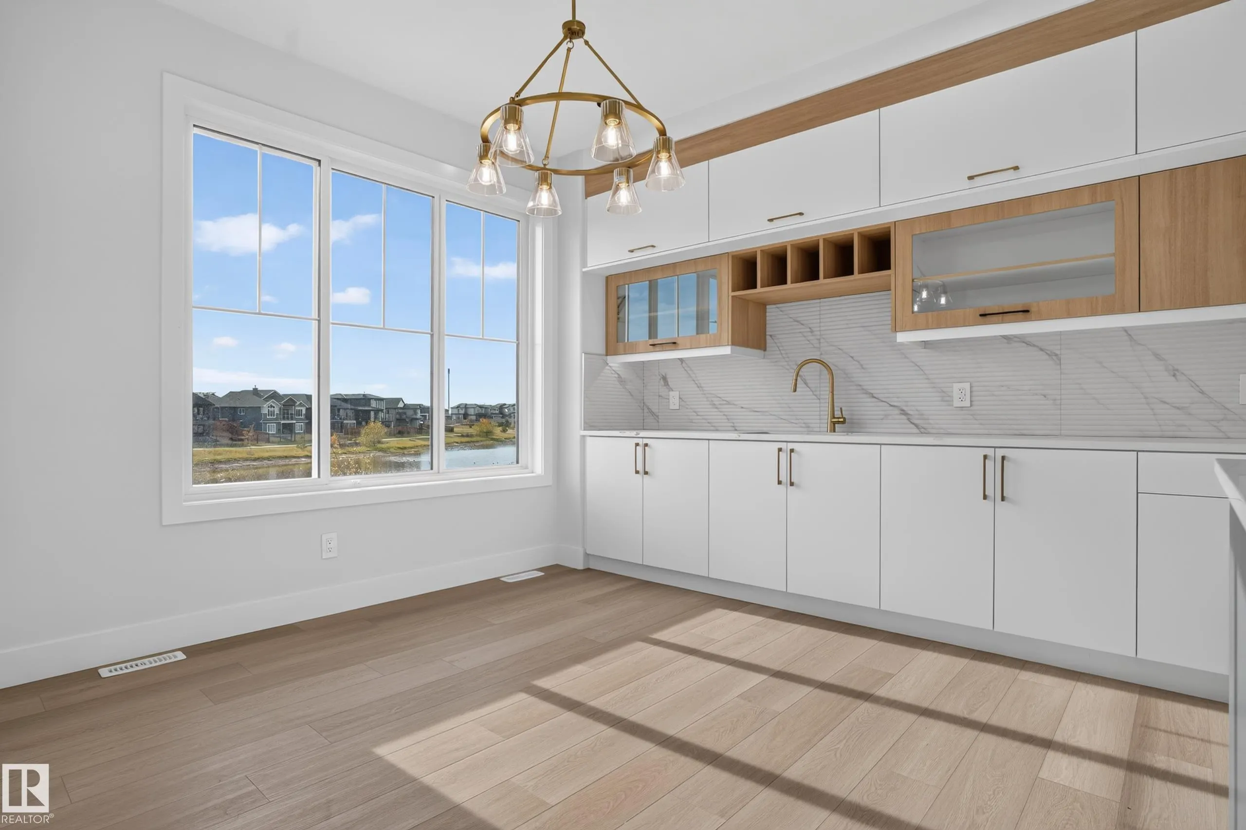 386 Linden Loop