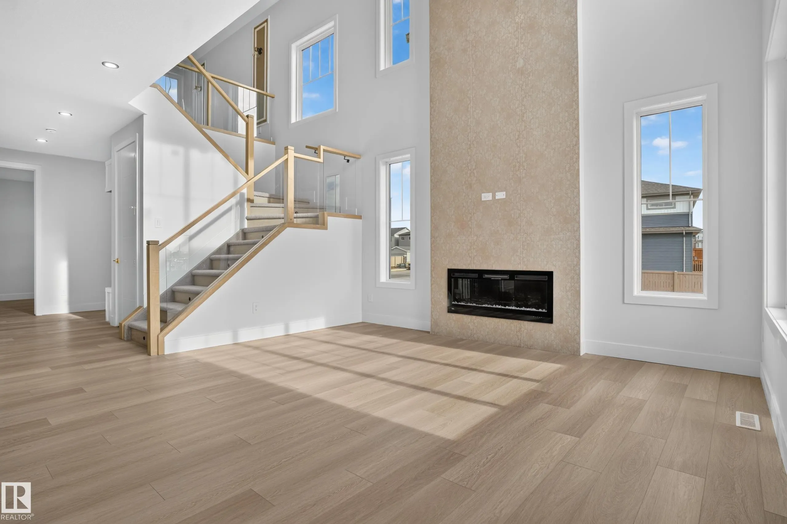 386 Linden Loop