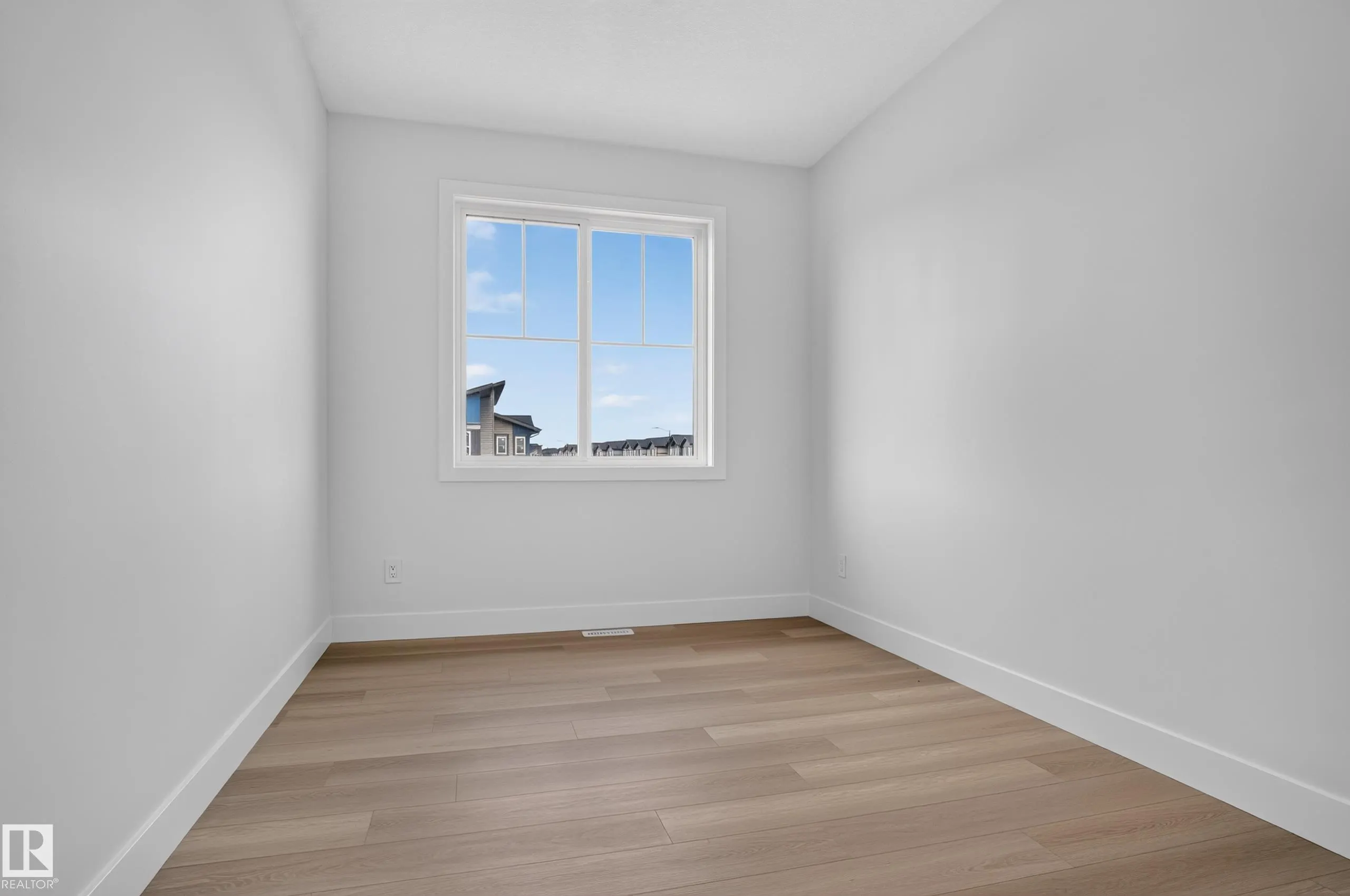 386 Linden Loop