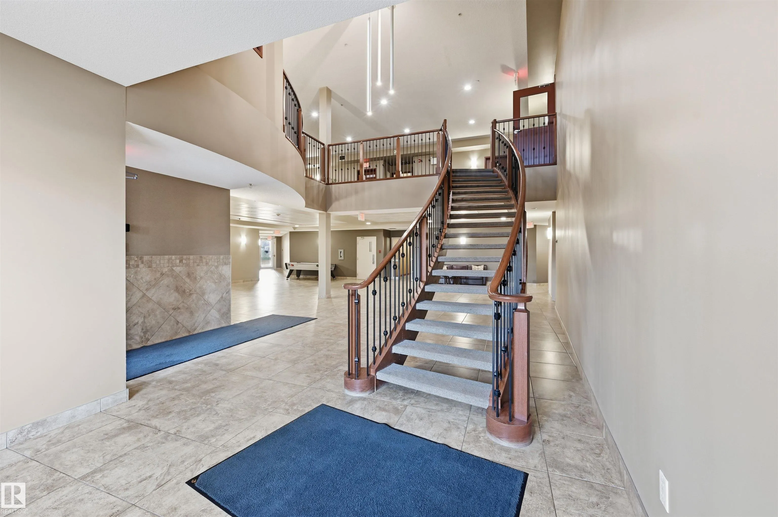 263 MACEWAN Road