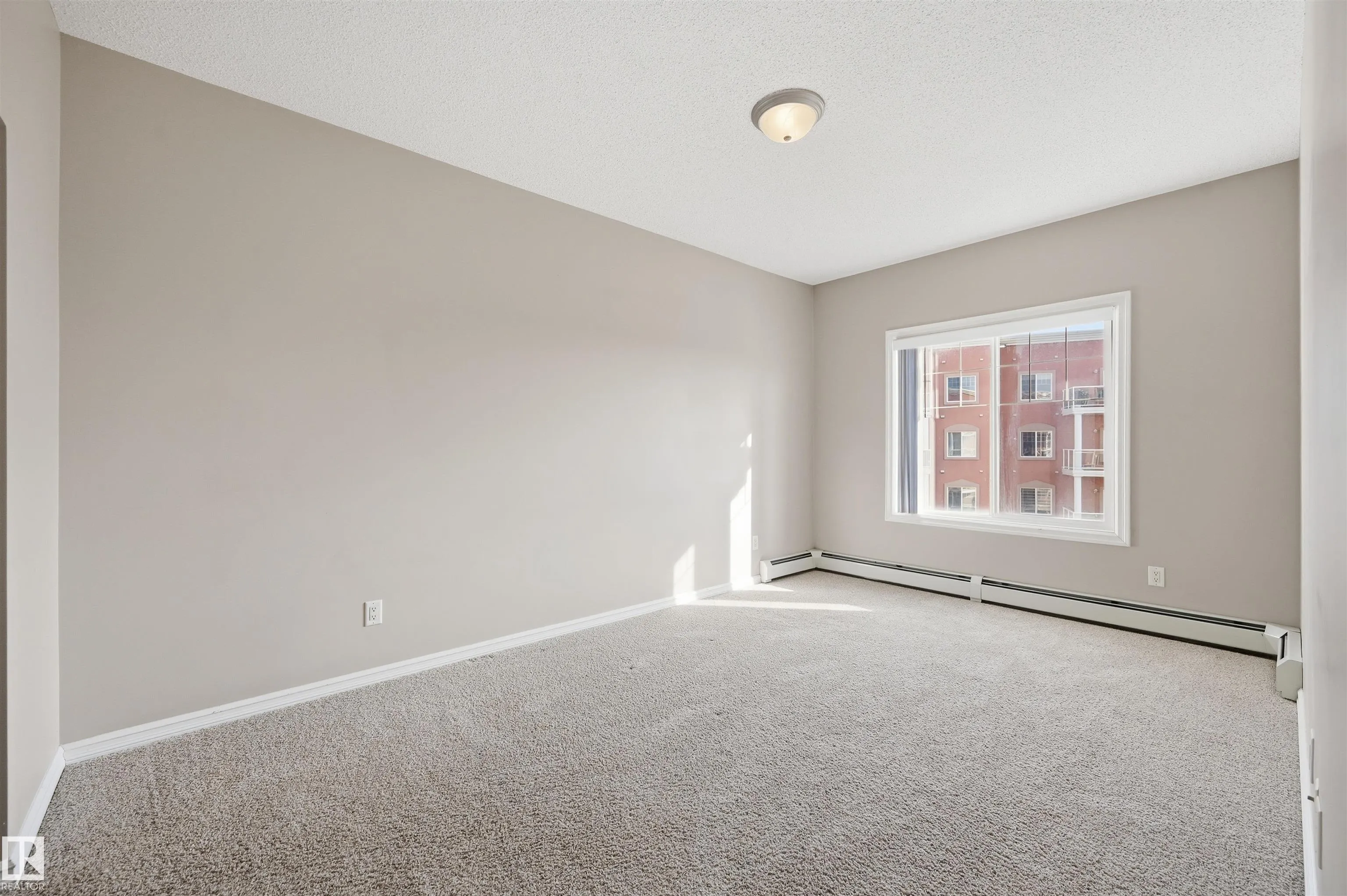 263 MACEWAN Road