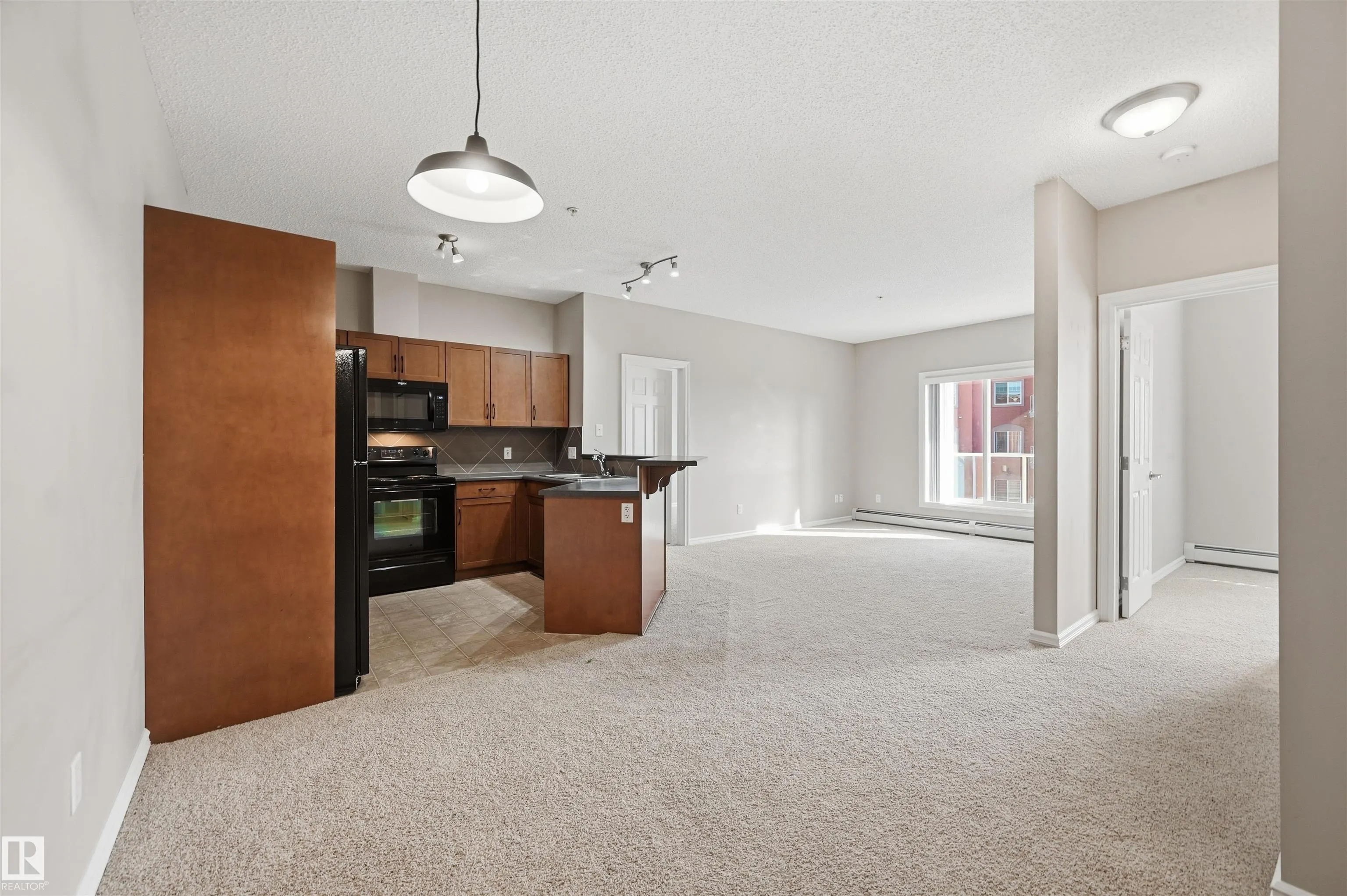 263 MACEWAN Road