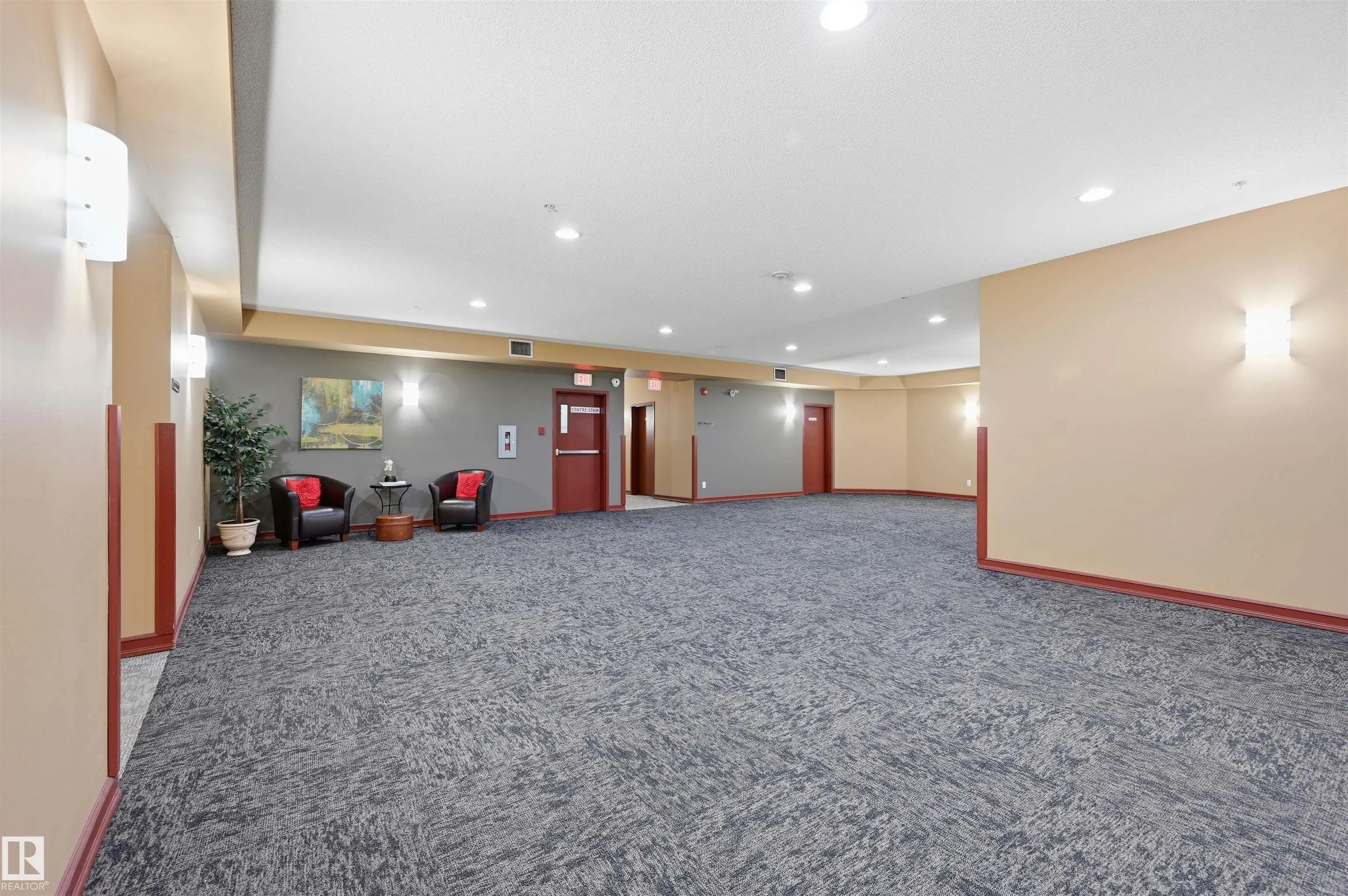263 MACEWAN Road