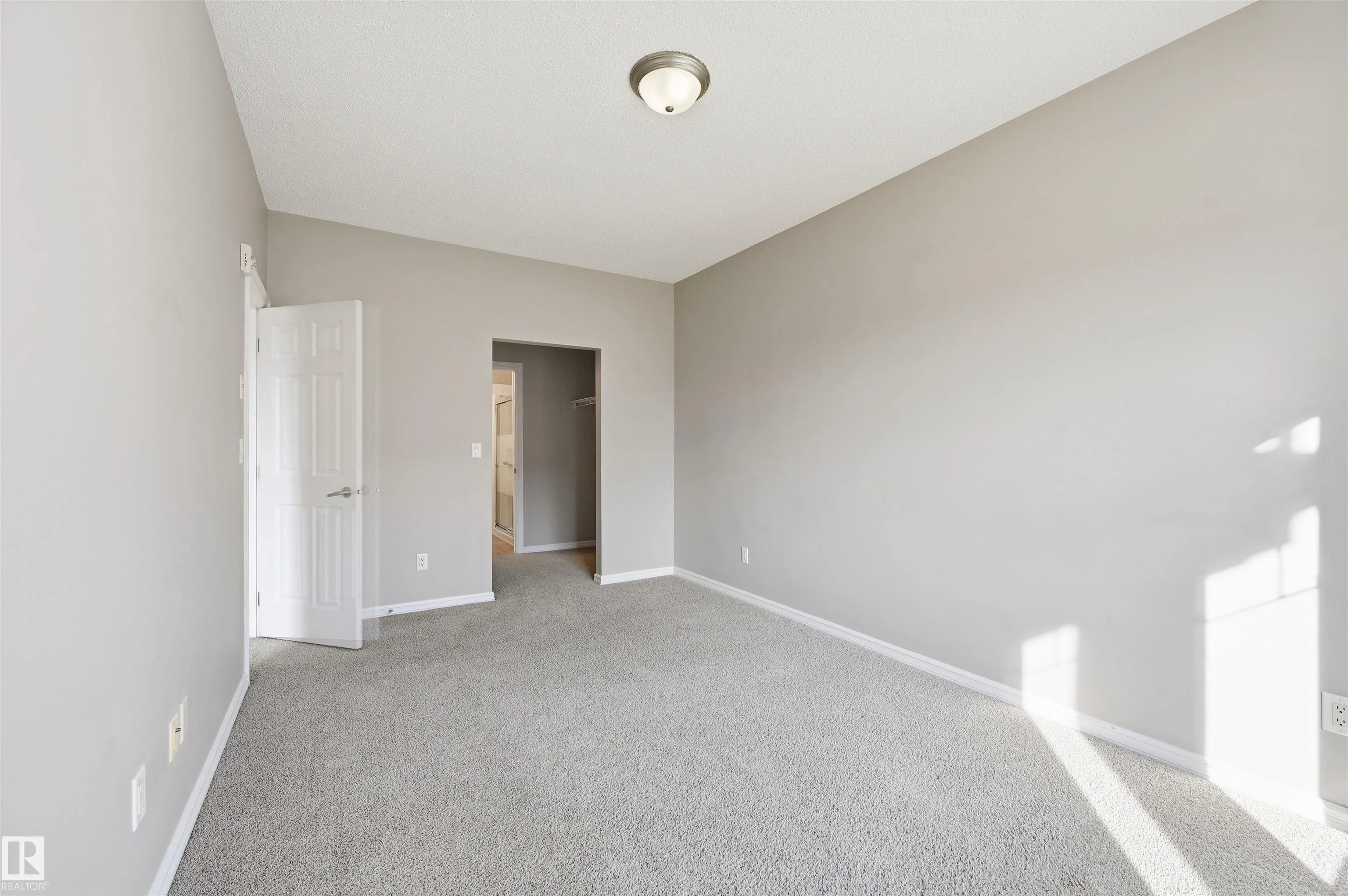 263 MACEWAN Road