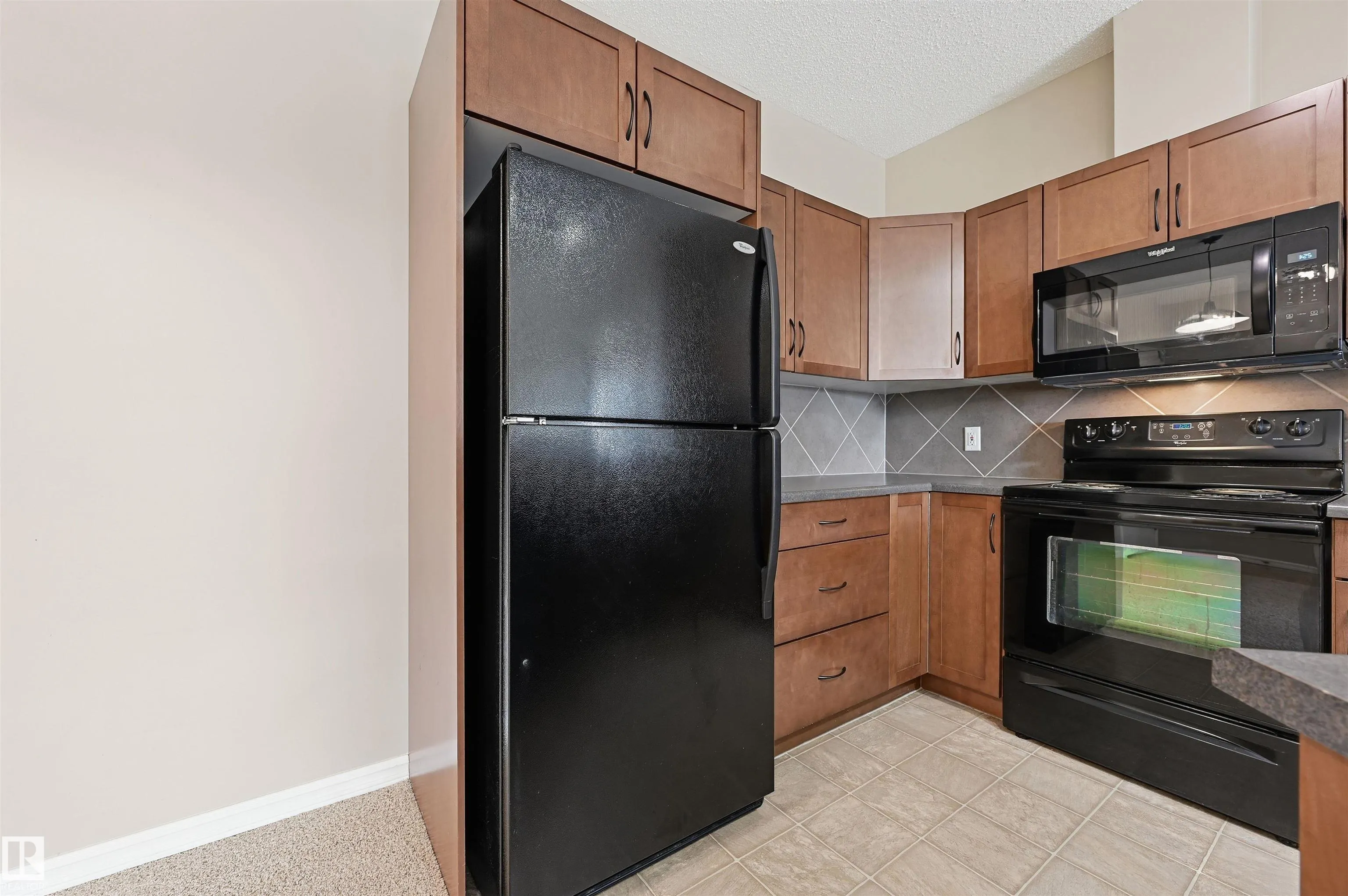 263 MACEWAN Road