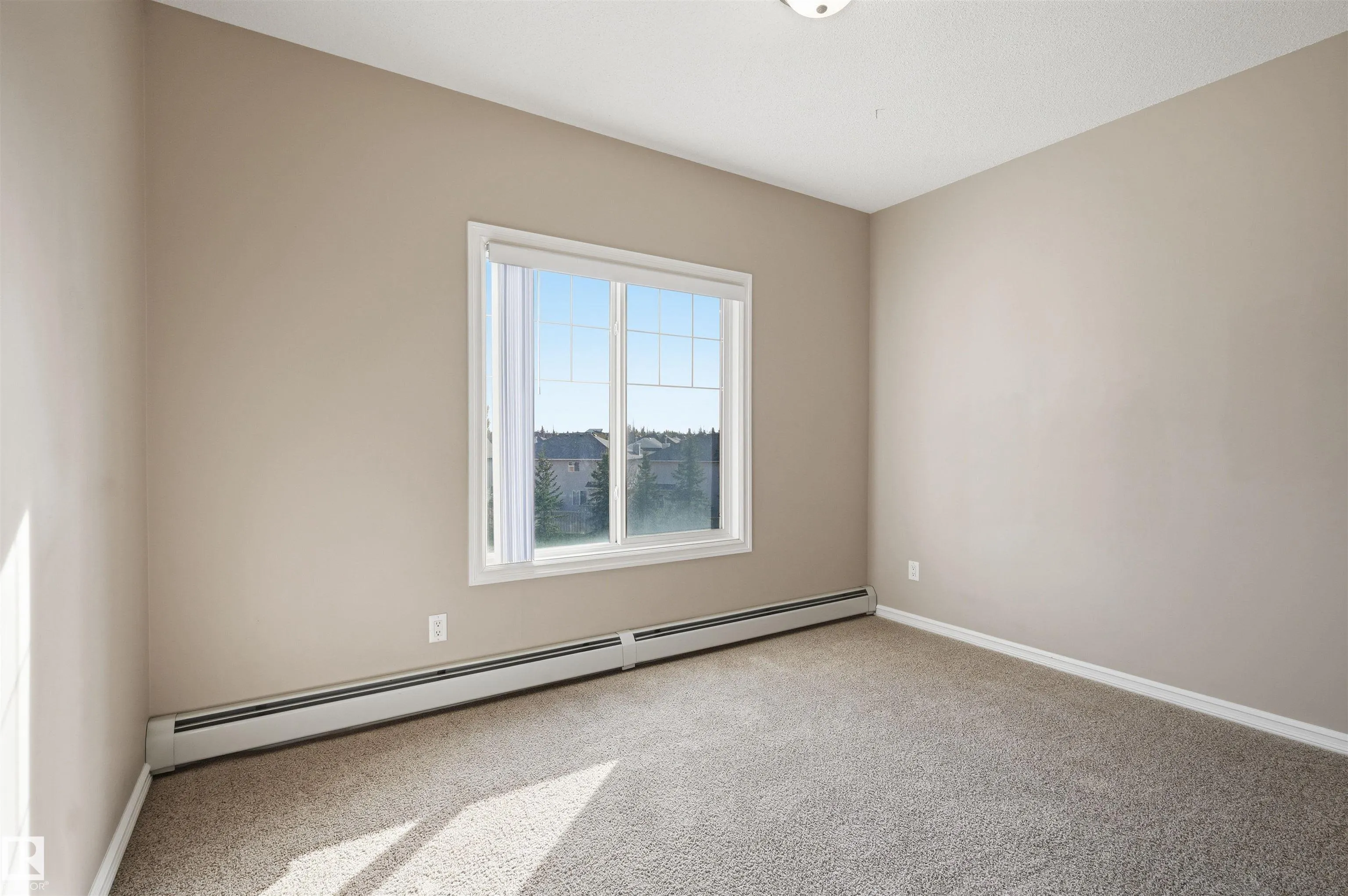 263 MACEWAN Road